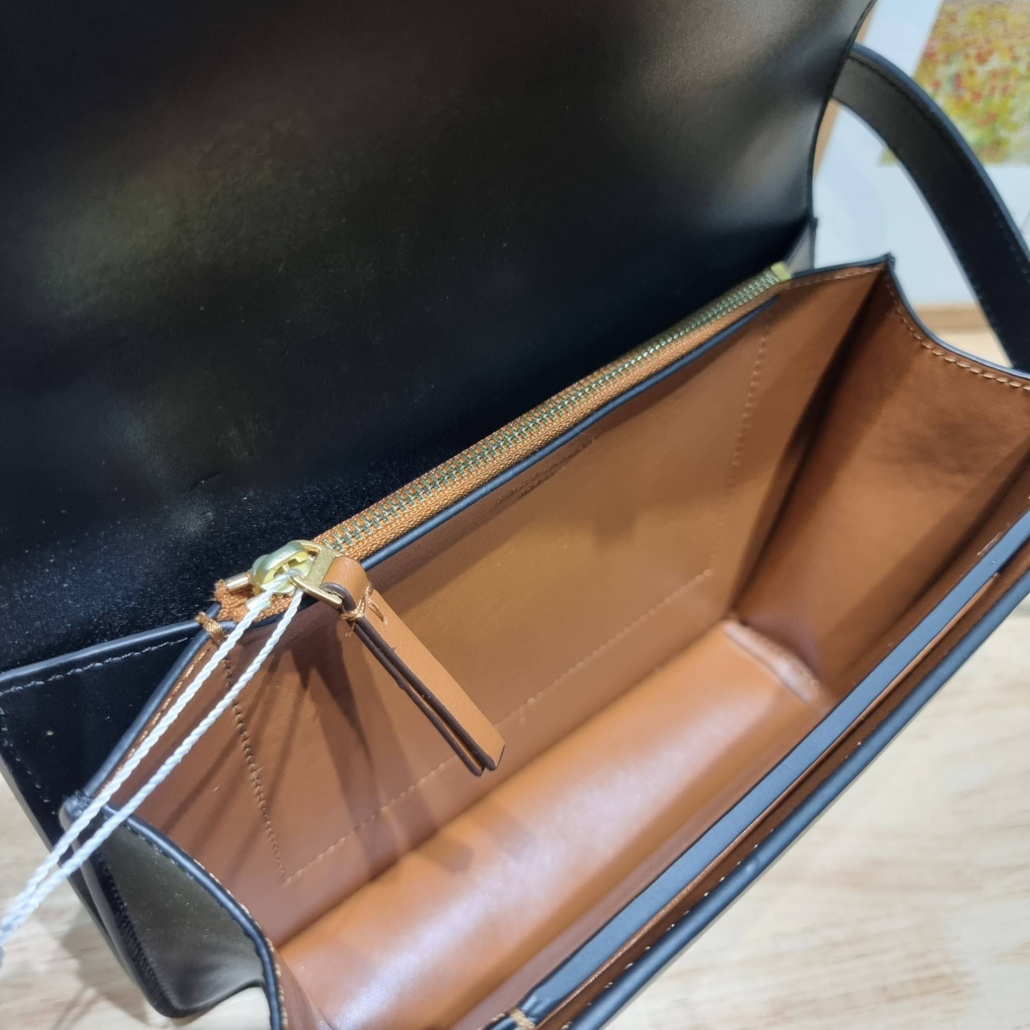 Tory Burch Bag / TORY BURCH ELEANOR CONVERTIBLE SHOULDER BAG รุ่นยอดนิยม กับไซส์ใหม่ ใหญ่จุคุ้ม! กระเป๋าสะพายข้าง ดีไซน์อยู่ทรง เรียบหรู! ผู้ดีกว่าใคร