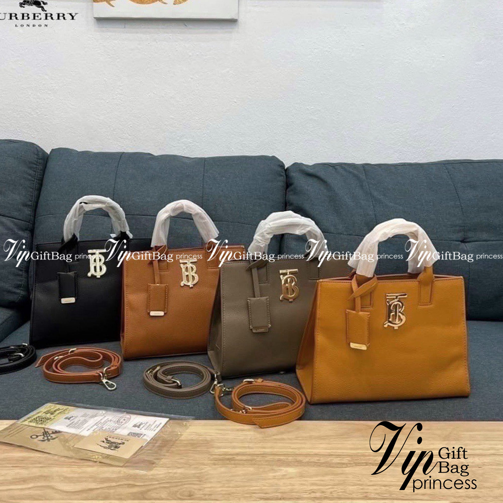VIP 🥂 Burberry Mini Leather Frances Bag / Burberry shoulder bag กระเป๋าสะพายทรงtote หน้าติดอะไหล่แบรนด์สีทองหรู งานจริงสวยเลอค่ามากๆไม่ผิดหวัง Rare items เด็ดๆแบบนี้ห้ามพลาดนะคะ!