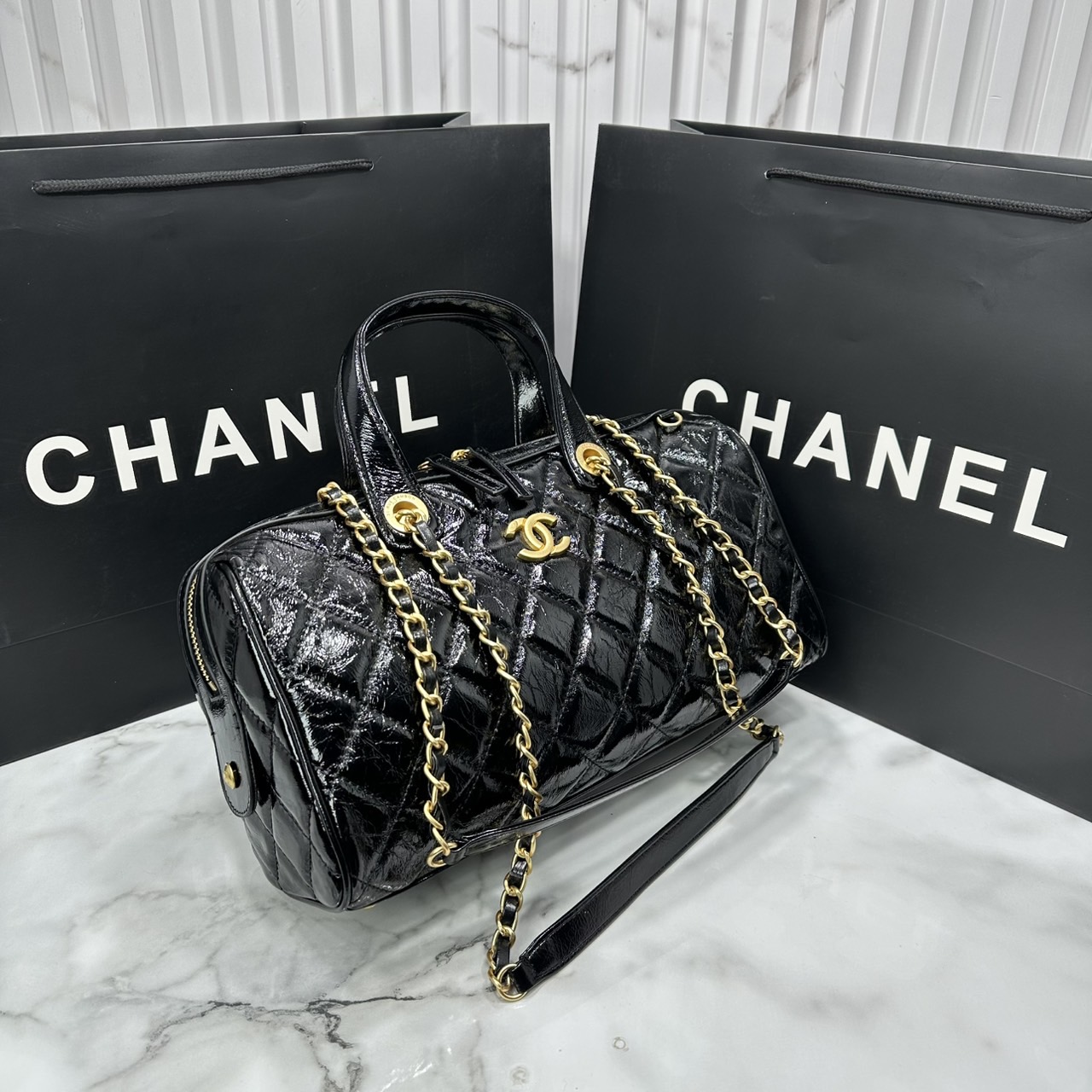 ORI หนังแท้ | Chanel Large Bowling Bag Crumpled Leather / Chanel Keepall Bag กระเป๋าถือ กระเป๋าสะพายรุ่นใหม่ล่าสุด ดีไซน์หนังยับเงา รูปแบบเรียบหรูหราใช้งานง่าย สวยงามตามแบบฉบับแบรนด์