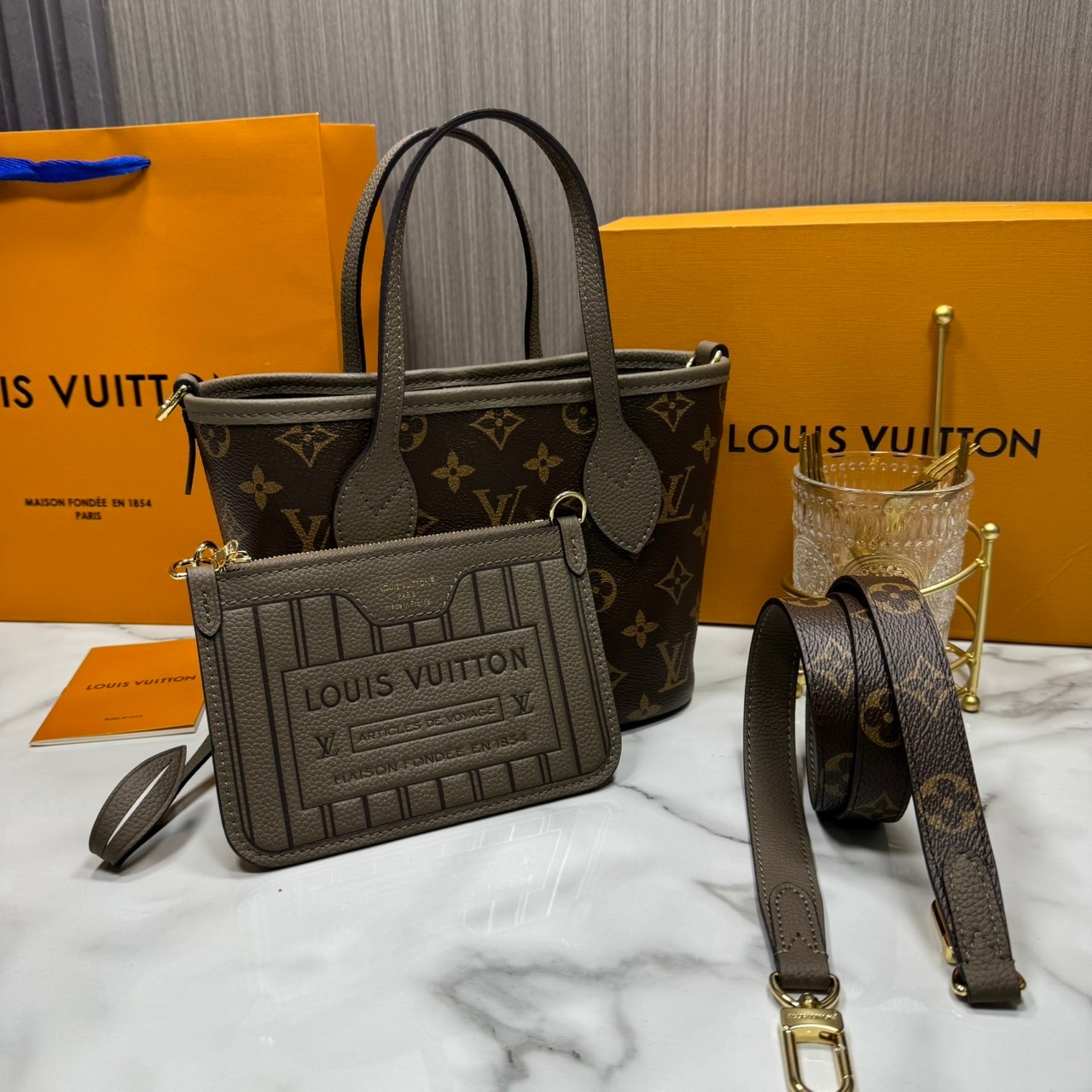 เกรดเทพ Top ORI | LV Neverfull Bandoulière Inside Out BB Bag กระเป๋าทรงโท้ทไซส์เล็ก พร้อมใบลูก กลับใช้งานได้ 2 ด้าน เกรดดีสุด หนังแท้ แคนวาสแท้