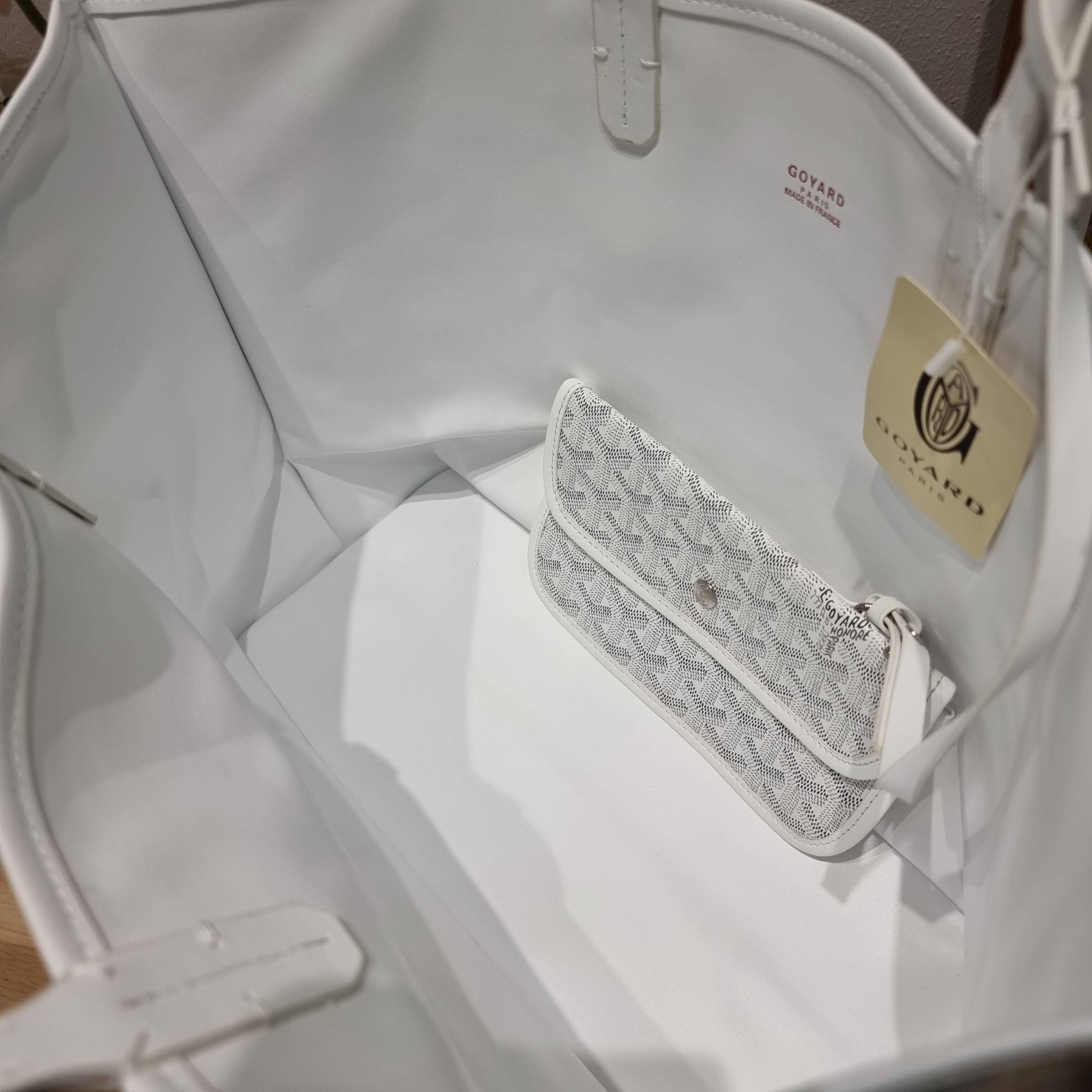 GOYARD ANJOU REVERSIBLE TOTE กระเป๋าสะพายทรงโท้ท ใบใหญ่จุใจ!! กลับด้านใช้ได้ทั้ง 2 ด้าน มาครบสีขายดี เลิศทุกสี รูปทรงคลาสสิค ดีไซน์เป็นเอกลักษณ์