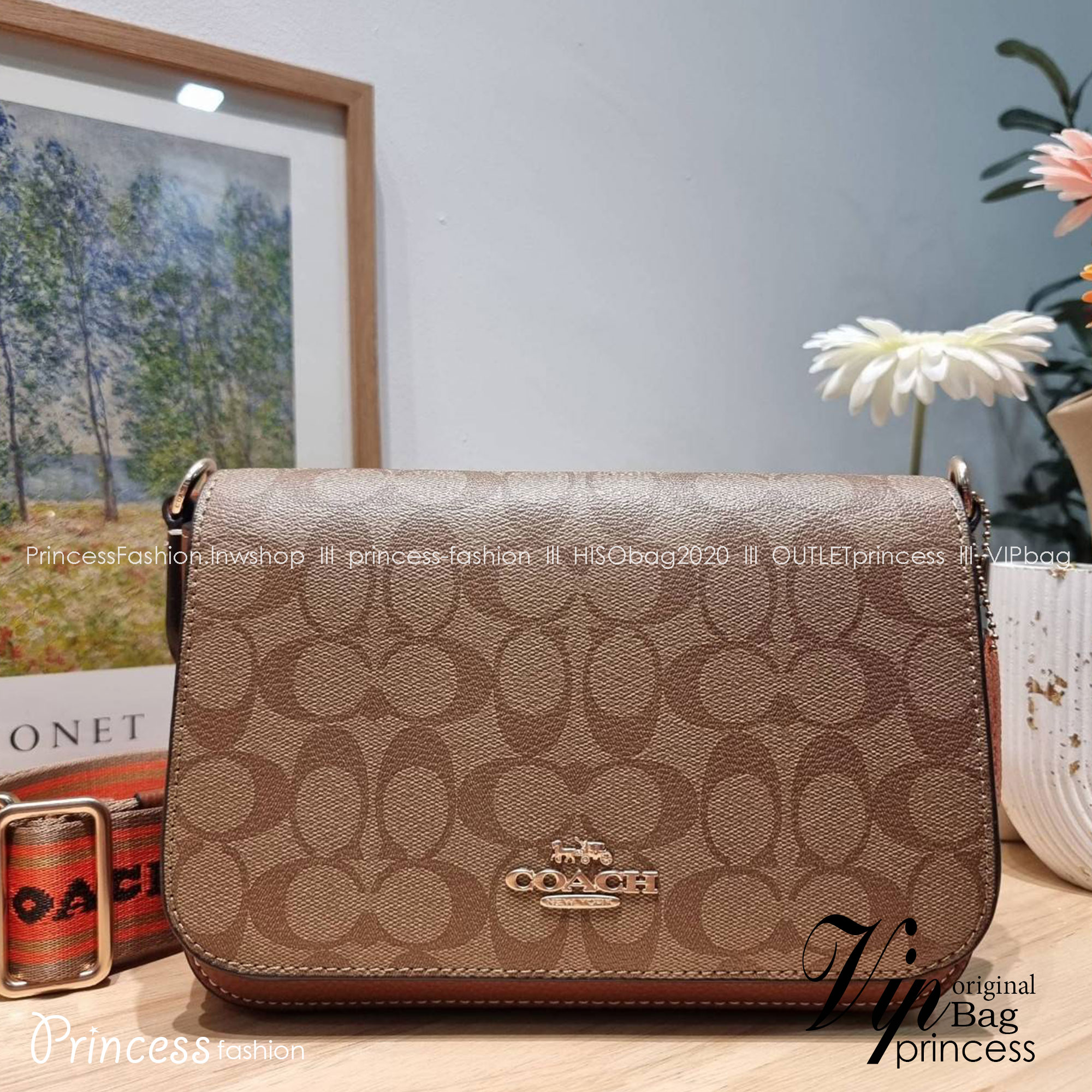 OACH LOGAN MESSENGER IN SIGNATURE CH483 CH252 กระเป๋าสะพาย รุ่นใหม่ สไตล์สปอร์ต ดีไซน์สวย ขนาดกำลังดีคล่องตัว สายสะพายเส้นใหญ่ทนทาน