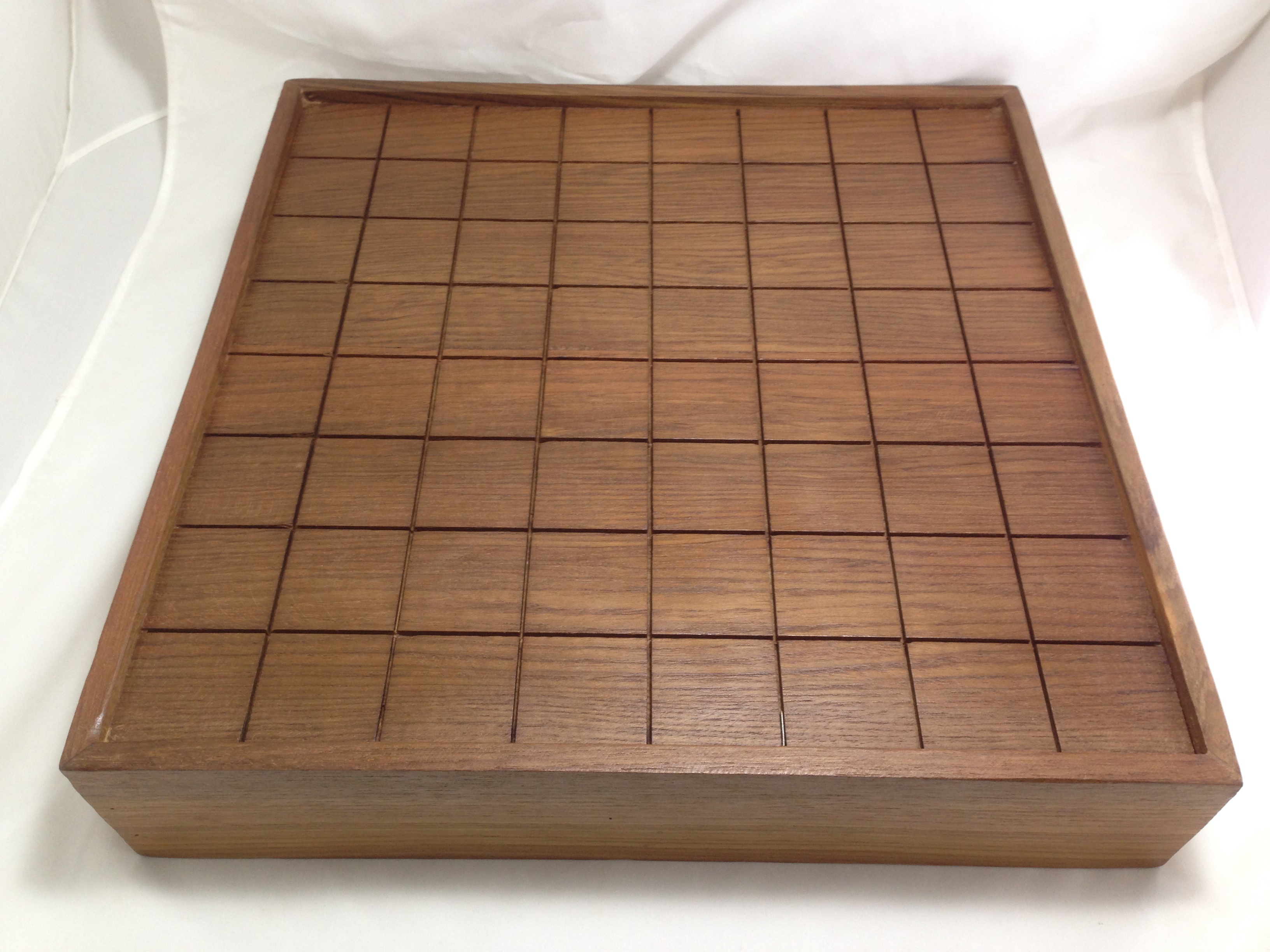 ชุดหมากรุกไทยไม้สักพร้อมกล่องไม้สักและกระดานไม้สักเซาะร่องมีลิ้นชัก