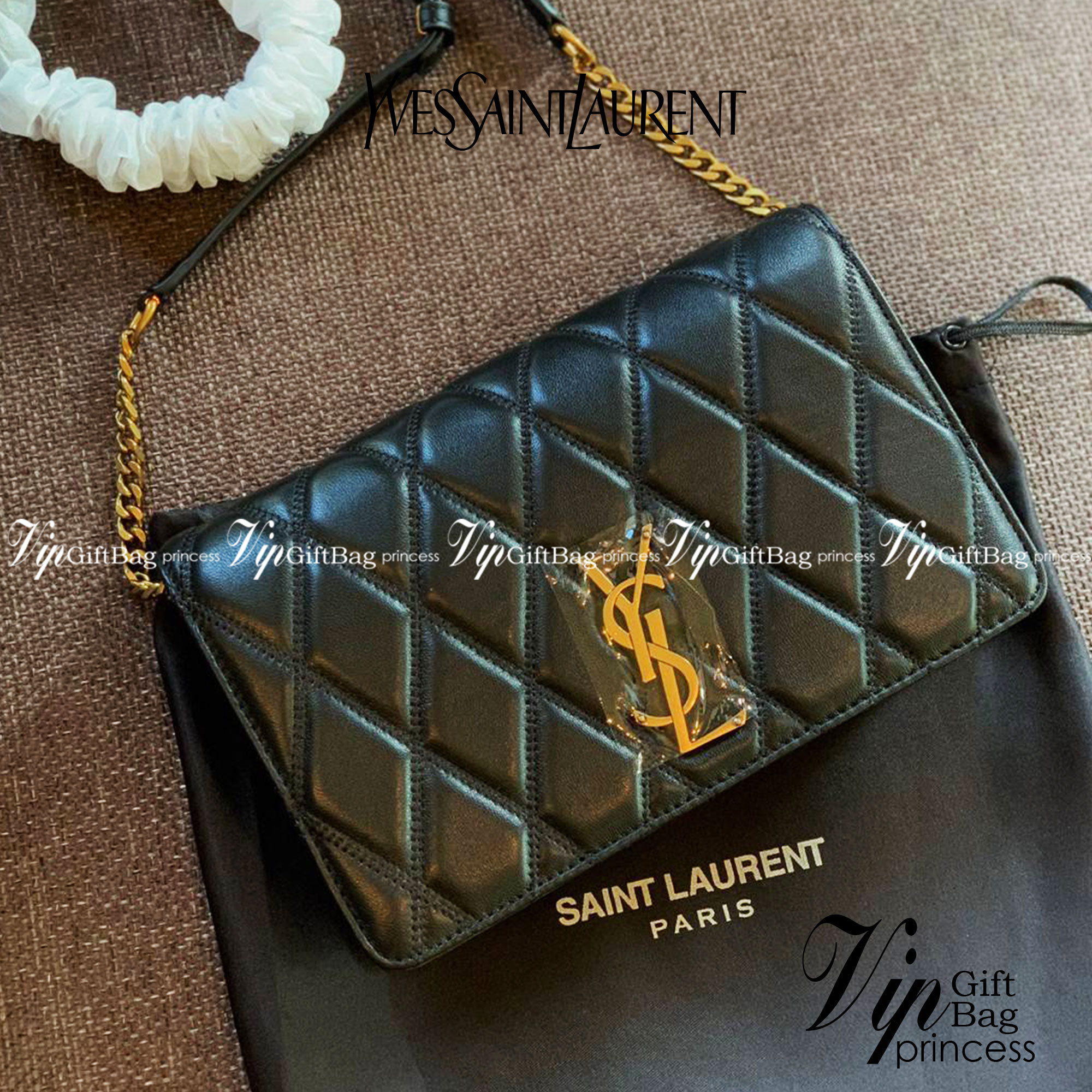 Yves Saint Laurent Shoulder Bag//Clutch Bag พร้อมส่งที่ไทย ทันใช้สงกรานต์นี้กันค่าา! กระเป๋าสะพายข้าง หรือสามารถทบสายเป็นสายคู่เป็นแบบคล้องไหล่ได้และสามารถถอดสายออกถือแบบคลัทออกงานก็ยิ่งสวยโดดเด่นมากๆเลยค่ะ หนังแท้อย่างดี หนังนิ่มน่าใช้ หลงไหลน้องแน่นอนค่