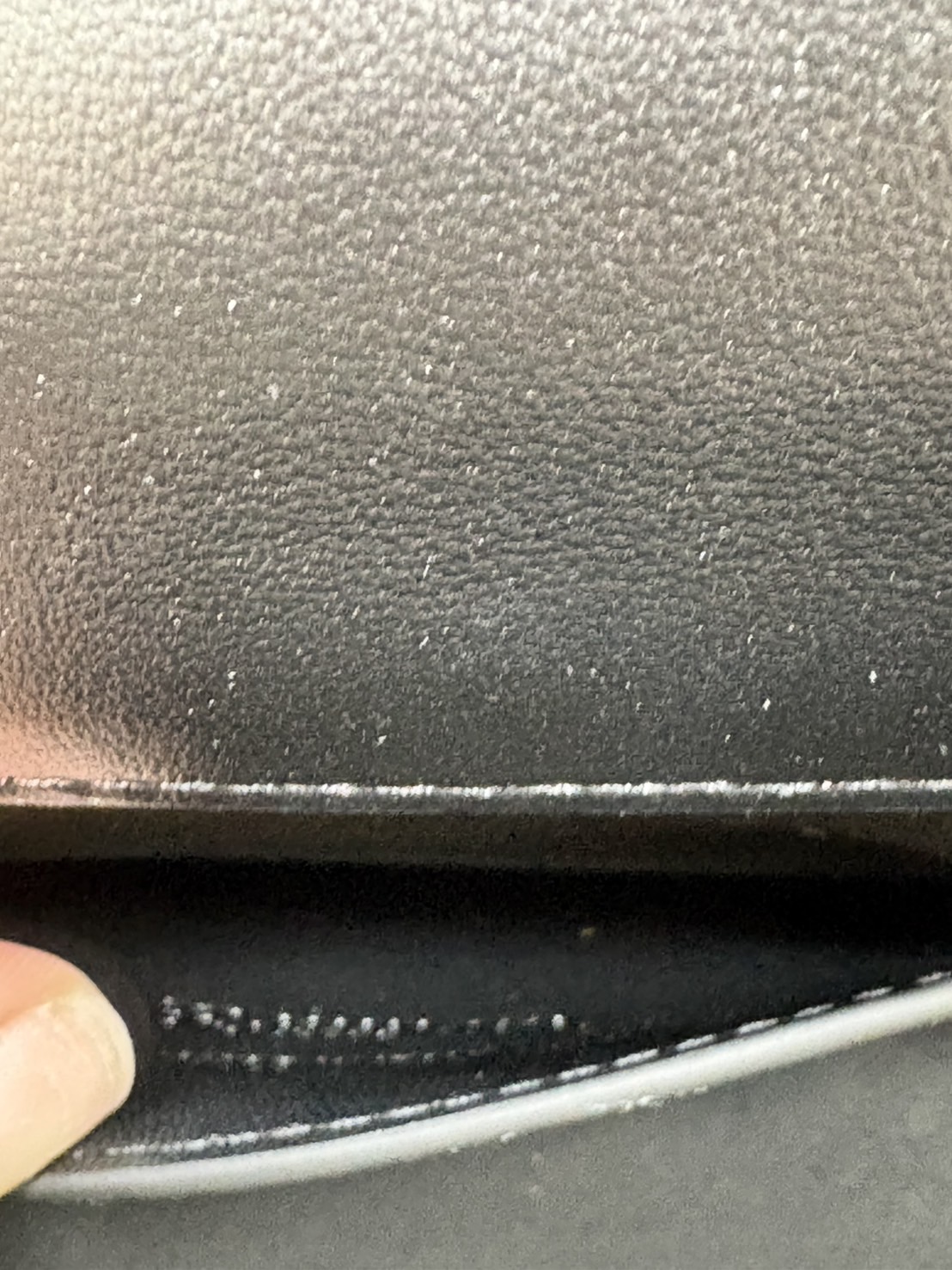 ORI หนังแท้ | YSL Solferino Large Bag / YSL Hobo Bag กระเป๋าสะพายไหล่ทรงกล่องเรียบหรูดูแพง โดดเด่นด้วยตัวปิดโลโก้ YSL ดีไซน์โค้งมนแตกต่างจากรุ่นดั้งเดิมดูหราหรามากขึ้น สายสะพายปรับได้ ช่วยให้จัดแต่งทรงได้ตามใจชอบ