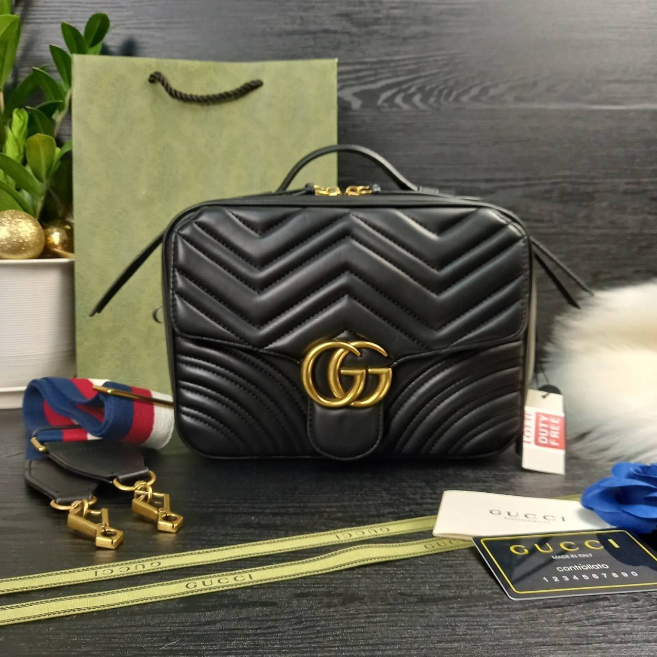 VIP GUCCI GG MARMONT TOP HANDLE SHOULDER BAG / BOLSA GG MATELASSE กระเป๋าถือ กระเป๋าสะพาย คอลเลคชั่นสุดหรู มาพร้อมสายสปอร์ตสะพายยาว สามารถปรับระดับได้ ถอดได้ เป็นอีกรุ่นที่โดดเด่นมากๆ การใช้งานคล้องตัวสุดๆ โดดเด่นด้วยโลโก้ GG ขนาดใหญ่เป็นเอกลักษณ์