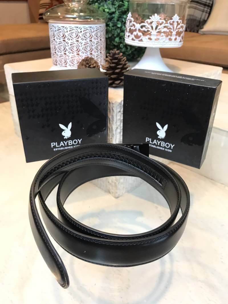 ไอเท็มแนะนำห้ามพลาด! PLAYBOY MEN LEATHER BELT (Free Size) เข็มขัดหนังสีดำรุ่นขายดีจาก Playboy หัวเข็มขัดโลหะดำเรียบปั้มโลโก้คุณภาพดีตามแบบฉบับของแบรนด์ ดีไซน์คลาสสิคเข้าได้กับทุกชุดสามารถปรับเลื่อนฟรีไซน์ได้หลายระดับ ตัดสายเองได้ มาพร้อมกล่องแบรนด์ค่ะ ไอเ