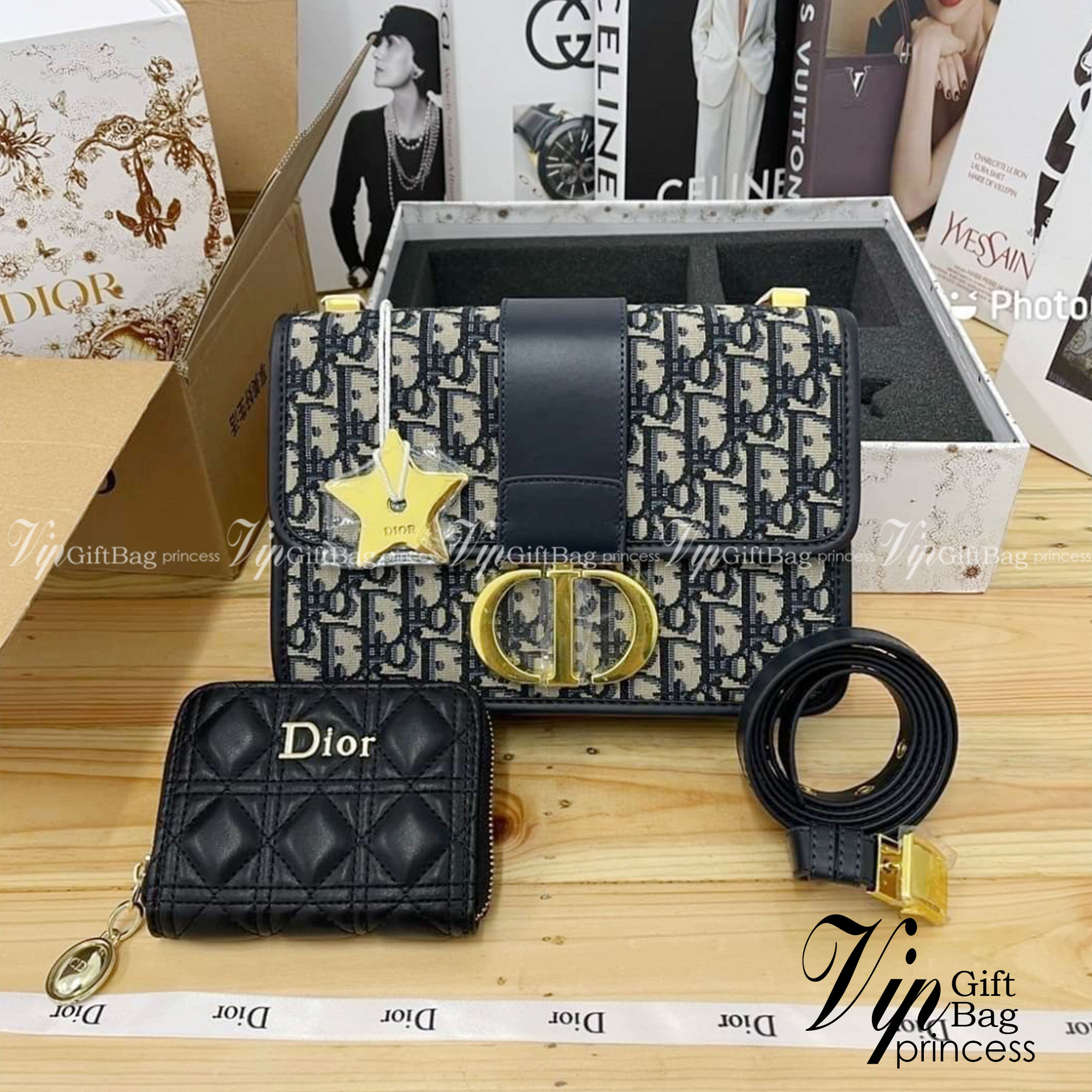 DIOR SET BAG / DIOR 30 Montaigne Bag / DIOR ANAGRAM BOX SET / CD LIMITED EDITION GIFT BOX WITH GOLD STAR BOUTIQUE SET พร้อมเสิร์ฟครบชุด แรร์ไอเท็ม ที่ถูกรวมไว้ในหนึ่งเดียว กับ gift box limited จัดให้ทั้งกระเป๋าสะพายสุดหรู กระเป๋าสตางค์ใบสั้นรุ่นคลาสสิค