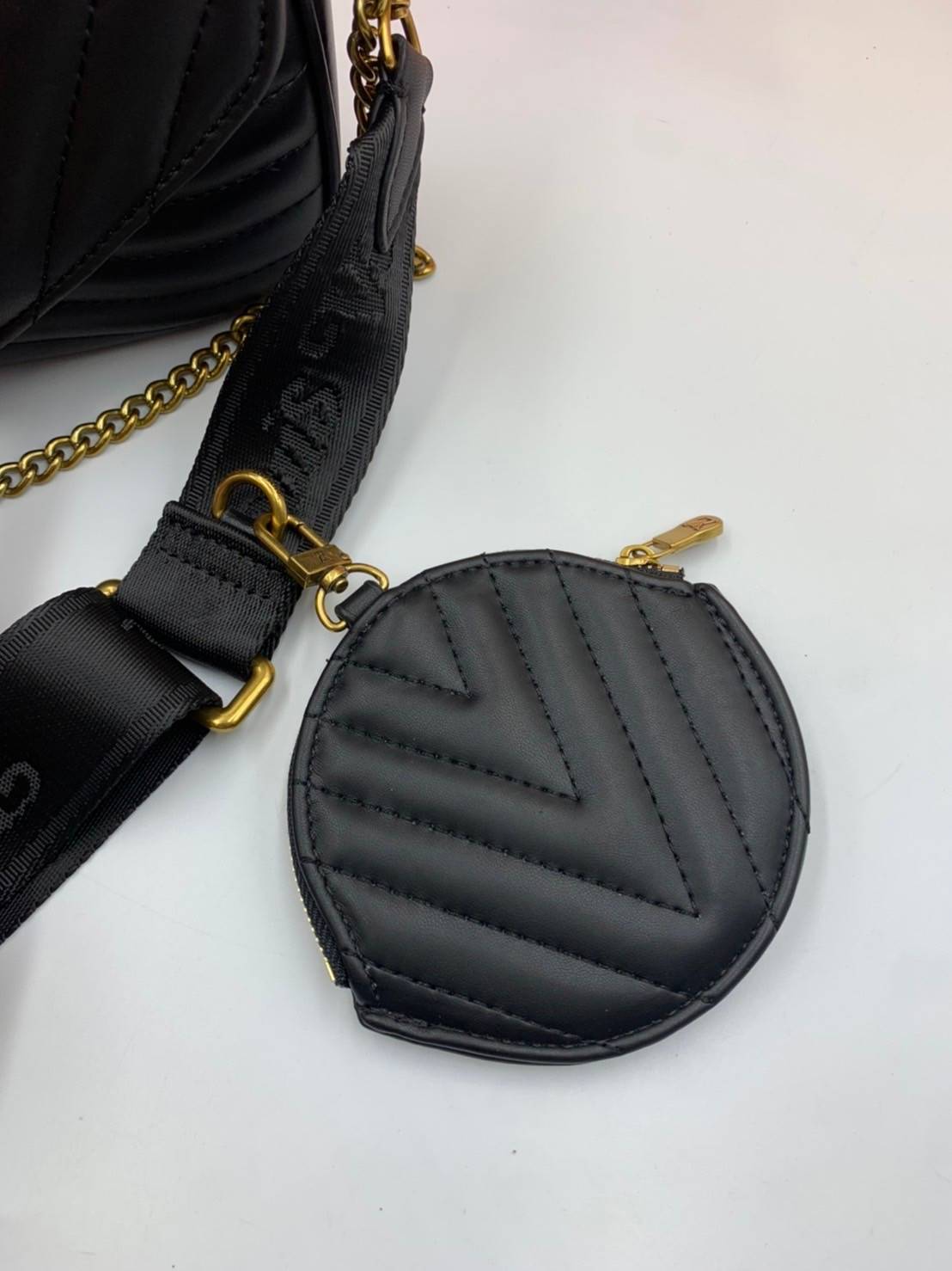 VIP GIFT 】LOUIS VUITTON NEW WAVE MULTI-POCHETTE (4colors)