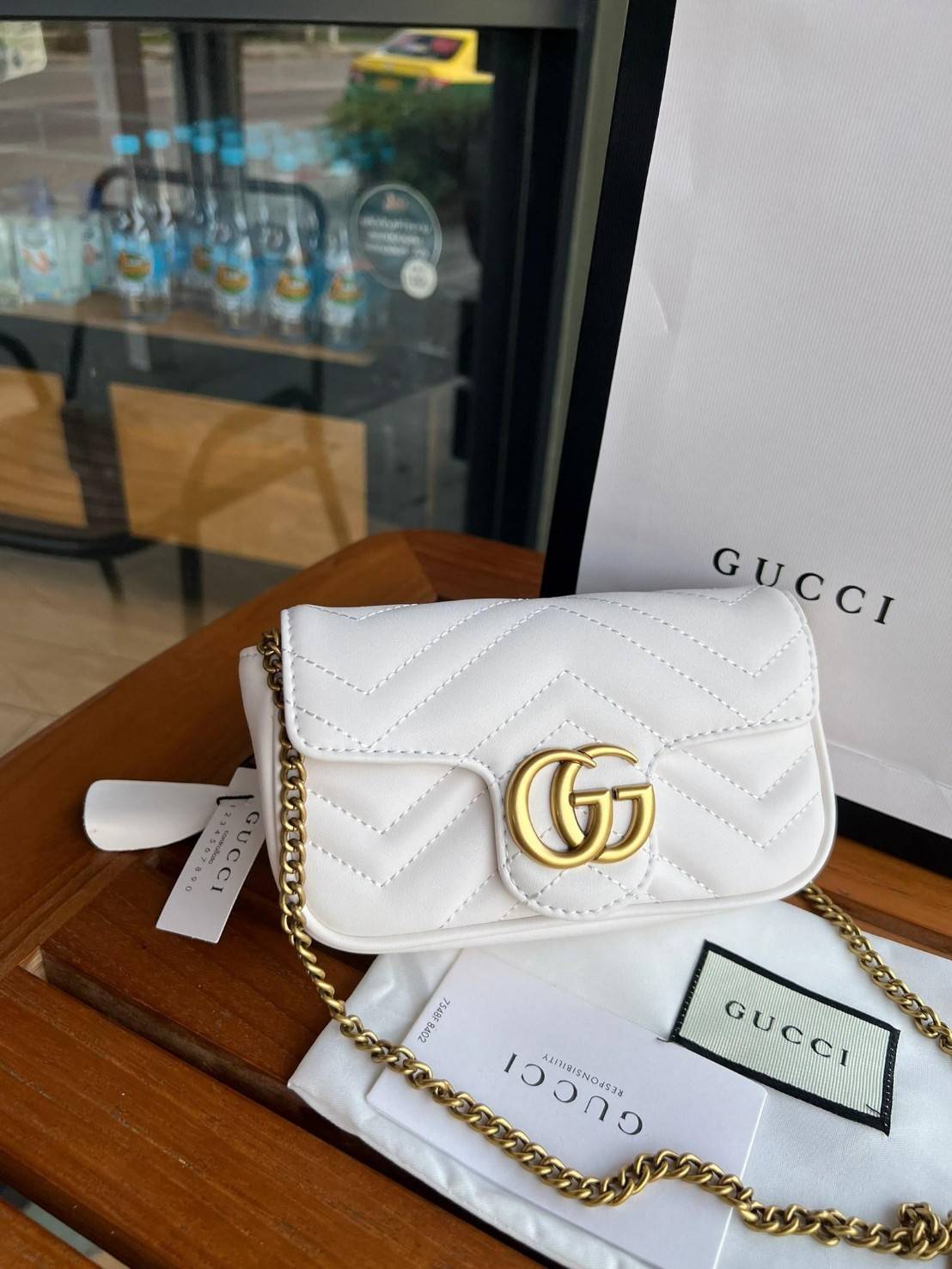 Gucci Marmont Super mini Premiumgift กระเป๋าสะพายข้างใบเล็ก น้องมินิ น่ารั๊กมุ้งมิ้ง วัสดุหนังเชฟรอน สายสะพายแบบโซ่ อะไหล่ทองหรูหรา ด้านหน้าประดับโลโก้แบรนด์หรู ทนทาน แข็งแรง น้ำหนักเบา ใส่ตังค์ใส่โทรศัพท์ Iphone+ ได้ น่ารักมุ้งมิ้ง ไม่ควรพลาดเลยค่า
