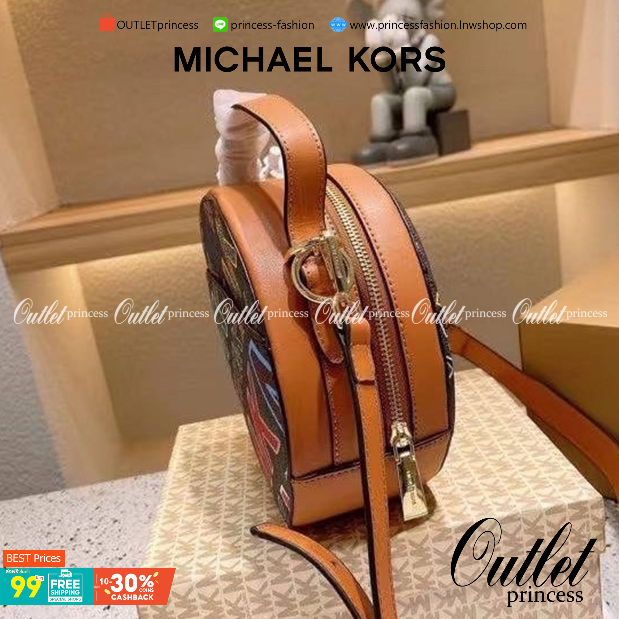 MICHAEL KORS ROUND CROSSBODY สีขาว/ดำ พร้อมส่งที่ไทย กระเป๋าสะพายMK ทรงกลม งานซิปเปิดได้กว้าง หนังพิมพ์ลายแบรนด์ มาพร้อมสายสะพายยาวครอสบอดี้ได้ค่ะ อะไหล่ทองสวยหรู งานจริงสวยน่าใช้มากค่ะ
