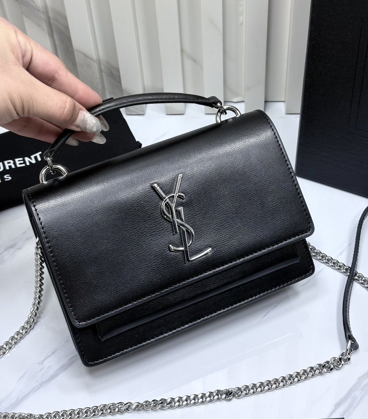ORI หนังแท้ | YSL Sunset medium in smooth leather กระเป๋าสะพายข้างดีไซน์เรียบหรู โลโก้สวยโดดเด่น ไอเท็มขึ้นแท่น the best seller!!