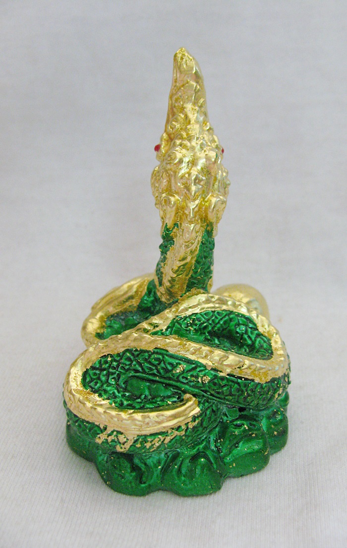 สินค้าหมดค่ะ องค์พญานาคสีเขียว สูง7ซม. เนื้อทองเหลืองลงสี(ตั้งบูชาหน้ารถ)พร้อมใบคาถาค่ะ