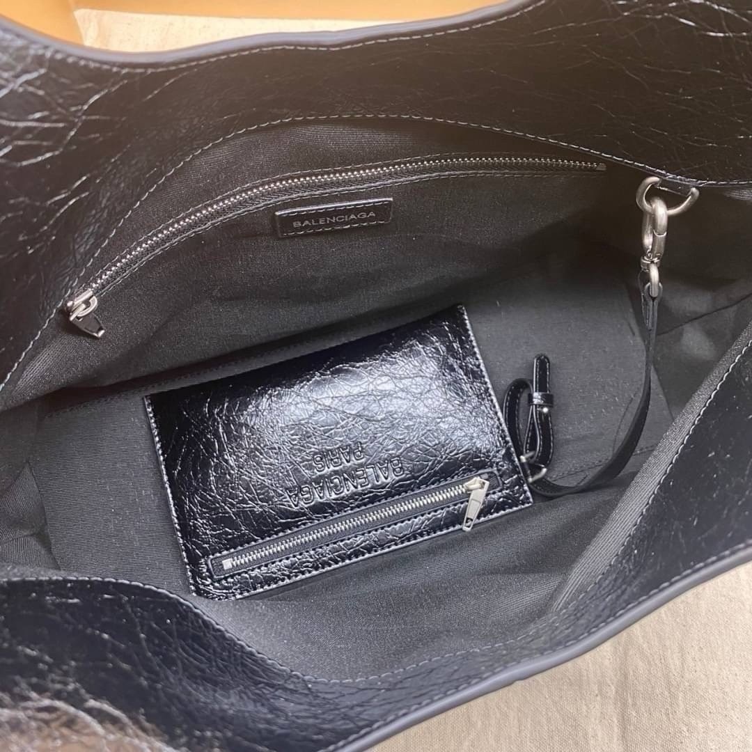 Balenciaga Le Cagole Medium Carry All tote bag กระเป๋าสะพายทรงโท้ท ใบใหญ่ สวยเท่ เกรดออริ 1:1 สลับแท้ ใช้งานต่างประเทศได้