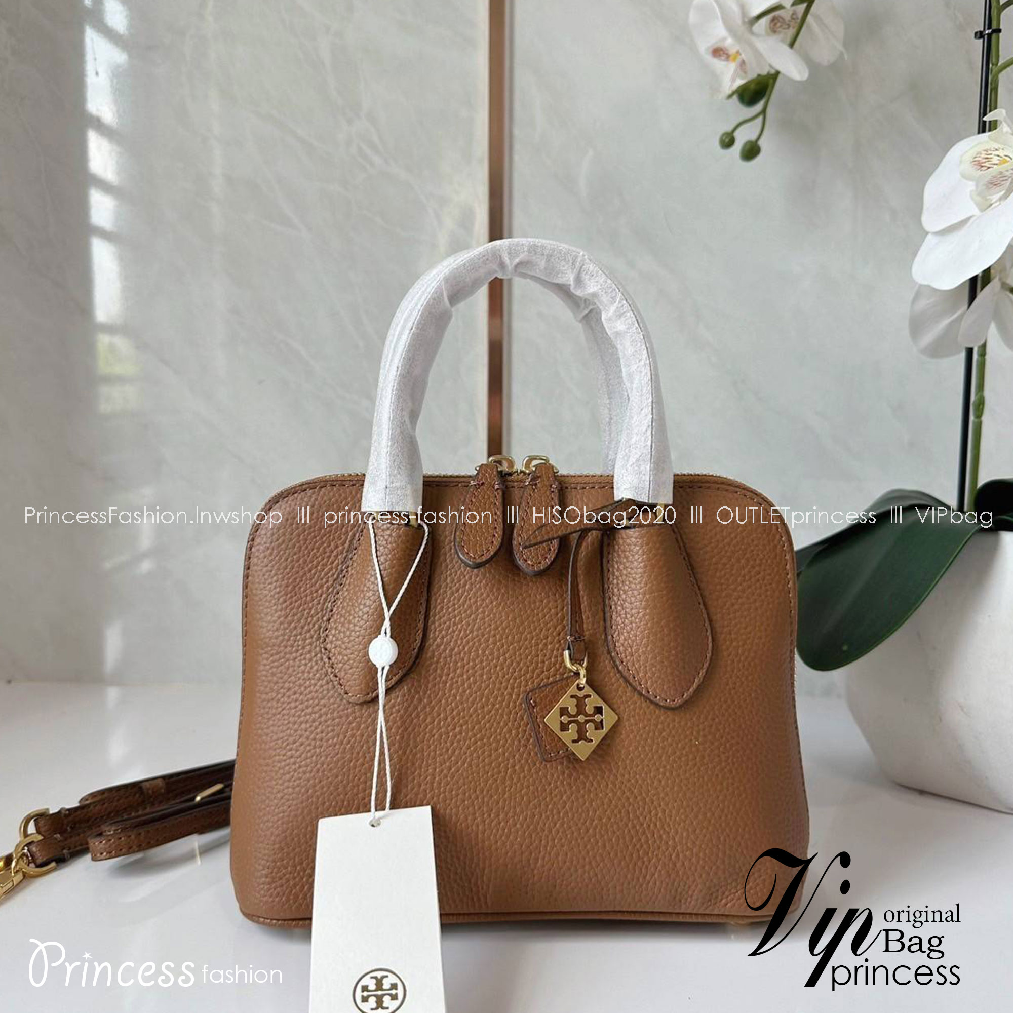 TORY BURCH MINI PEBBLED SWING BAG / Tory Mini Swing Bag in Pebbled Leather / T Monogram Jacquard Swing Bag กระเป๋าสะพาย คอลเลคชั่นใหม่ล่าสุดดีไซน์สุดคลาสสิก รูปทรงโดม