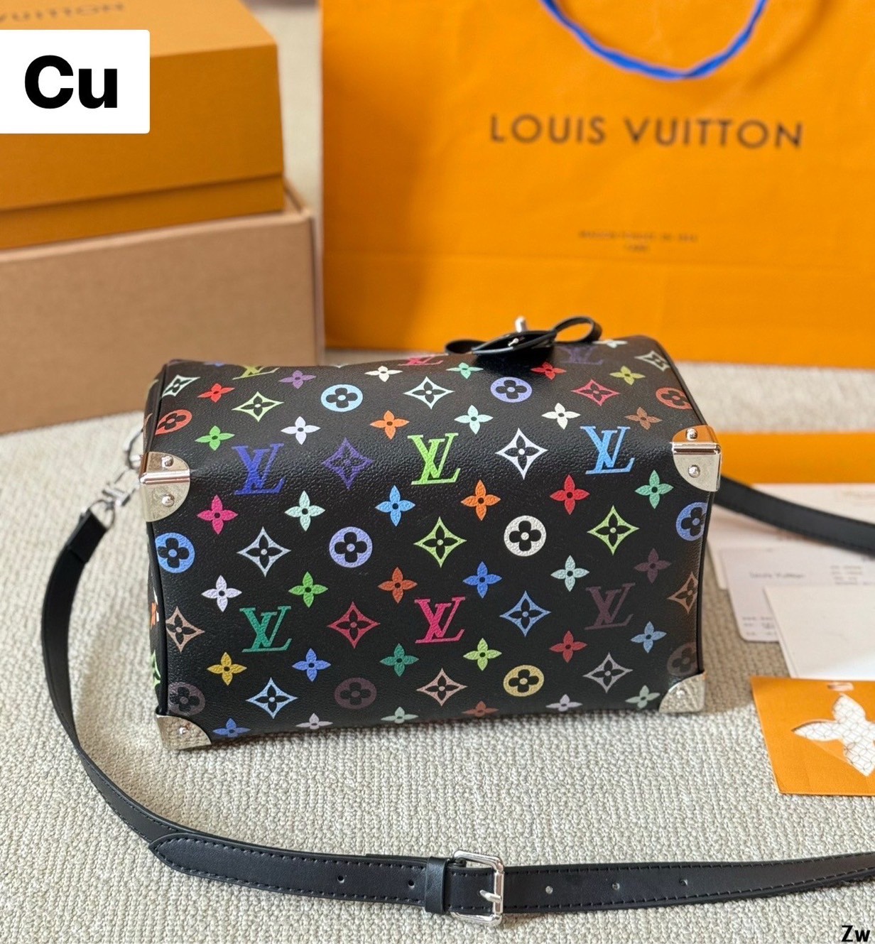 LV x TM Speedy Bandoulière 25 bag กระเป๋าทรงหมอน รุ่นใหม่ท็อปฮิต สวยหรูโดดเด่น มีชีวิตชีวาในคอลเล็คชั่น LV x Murakami ด้วยลายโมโนแกรมสุดไอคอนิกเปี่ยมสีสัน