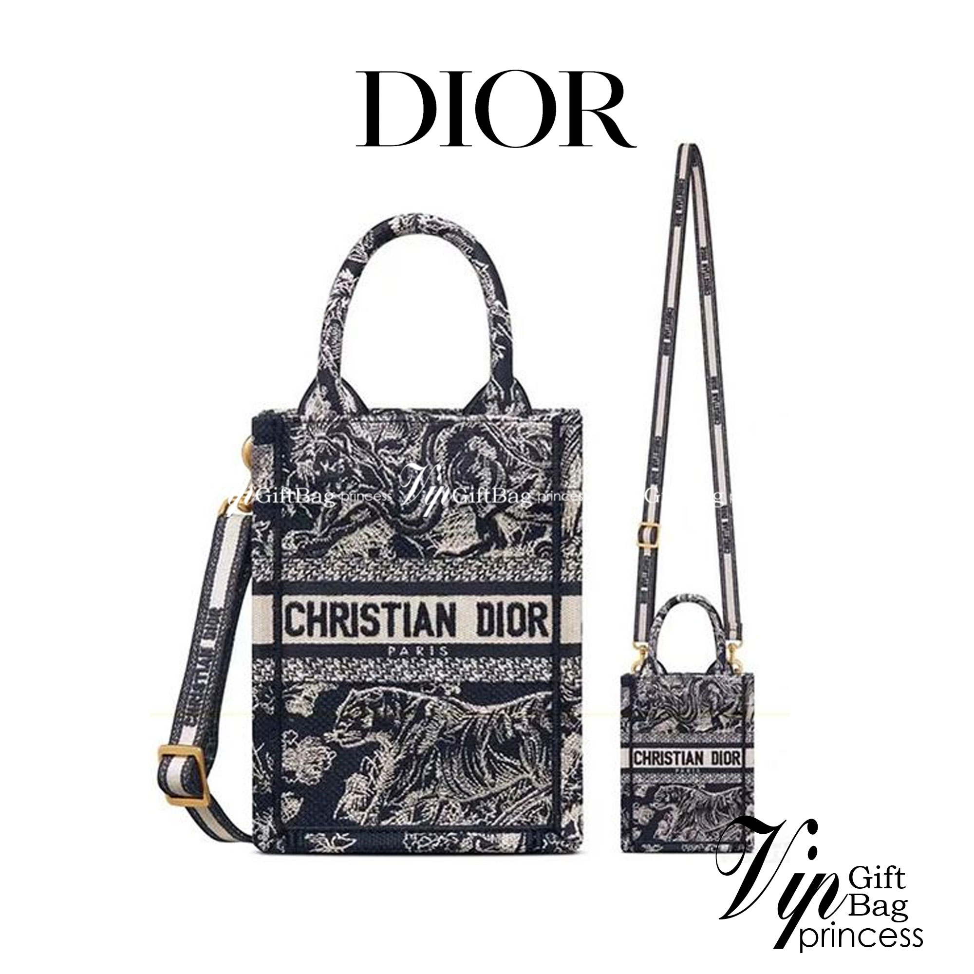 ORI 】Mini Dior Book Tote Phone Bag พร้อมส่งที่ไทย ภาพสินค้าถ่ายจากงานขายจริง ใช้งานต่างประเทศได้ กระเป๋าใบมินิจะใส่โทรศัพท์ได้เช่นเดียวกับของใช้จำเป็นเล็กๆ น้อยๆ ในแต่ละวัน มาพร้อมสายสะพายไหล่แบบปักที่ปรับได้และถอดออกได้ อุปกรณ์เสริมอันทันสมัยนี้สามารถสวม