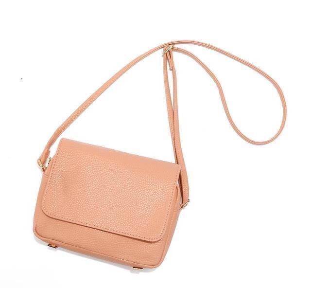 กระเป๋าสะพาย H&M รุ่น cross body bag มี 4 สี : ดำ , ชมพูนู๊ด , เหลือง , มิ้นท์