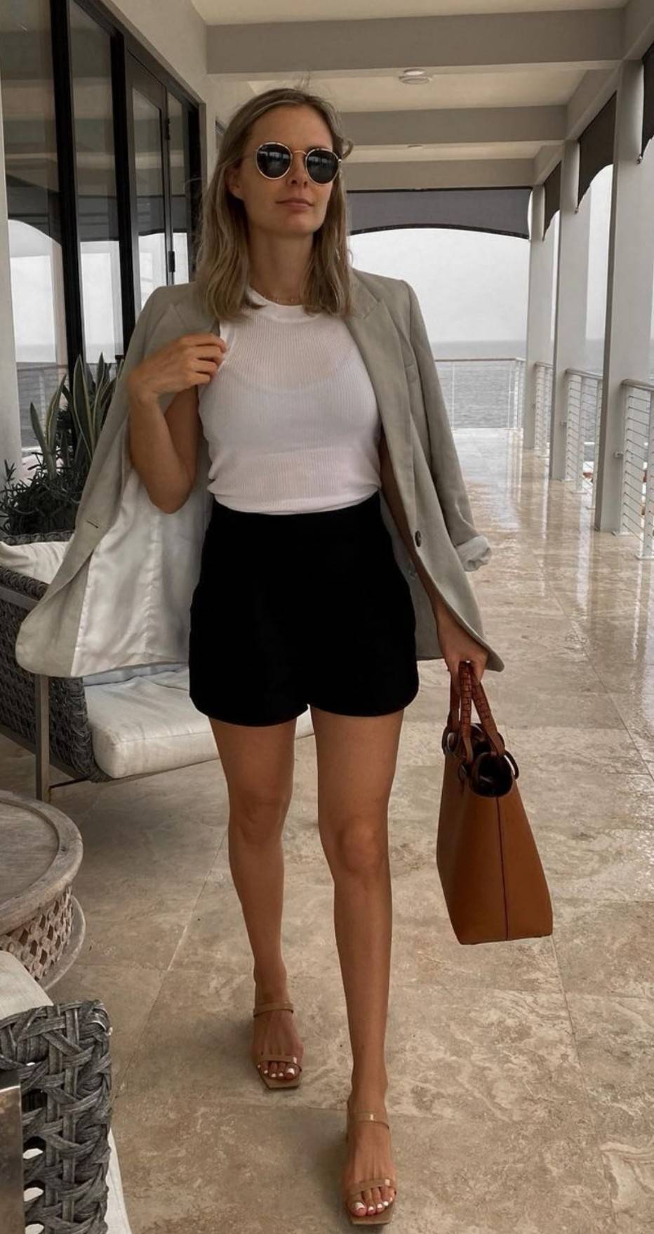 LOEWE TOTE BAG / Loewe Anagram printed leather tote bag / LOEWE HANDLE & SHOULDER BAG รุ่น Rare items กระเป๋าทรงโท้ทหนังนิ่มเทคเจอร์สวยดีไซน์สุดหรูคงเอกลักษณ์แบรนด์