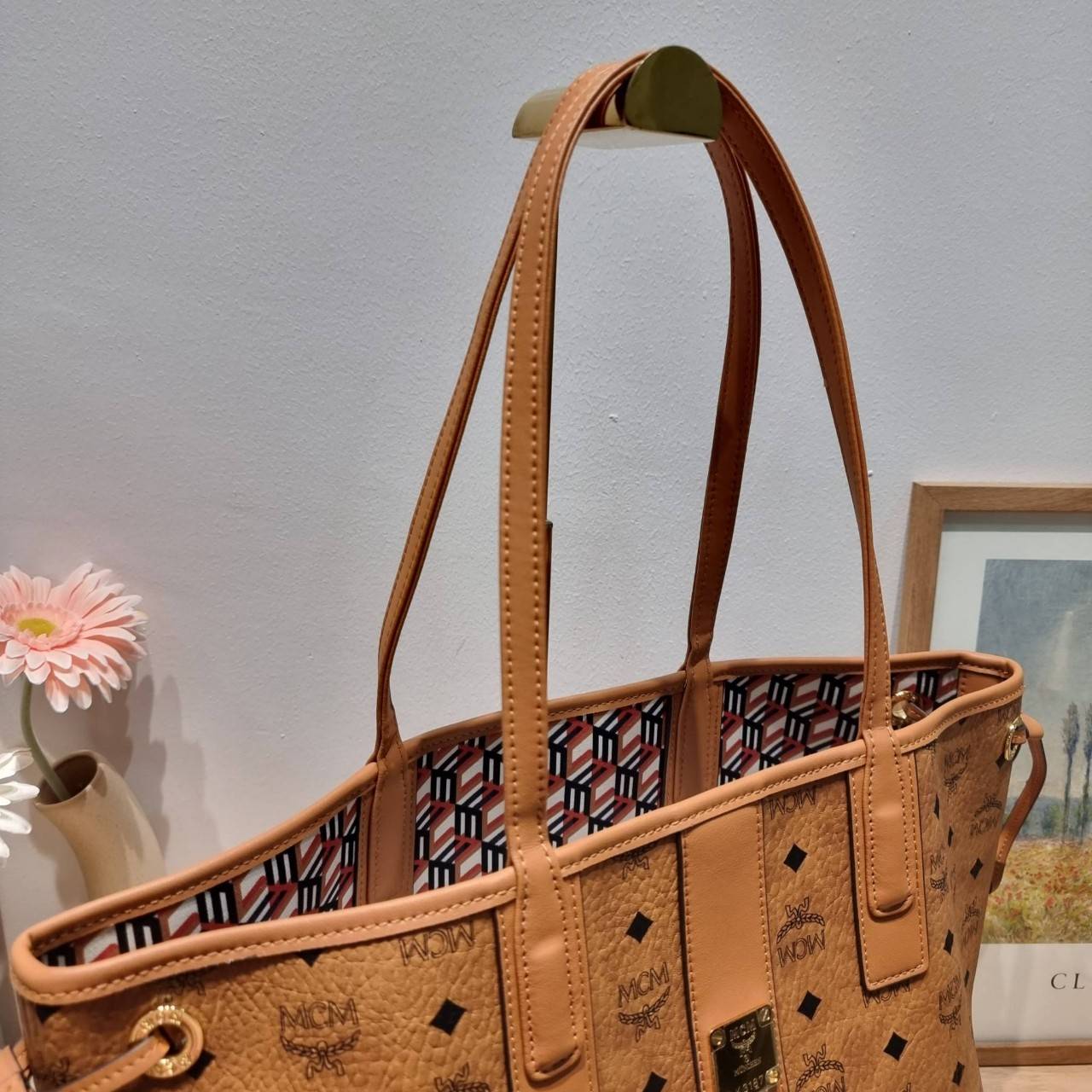 M.C.M MEDIUM REVERSIBLE LIZ SHOPPER IN VISETOS / M.C.M Tote Bag กระเป๋าทรงโท้ทใบใหญ่ เกรดท็อปออริ สลับแท้ 1:1 เกรดดีสุด ใช้ต่างประเทศได้