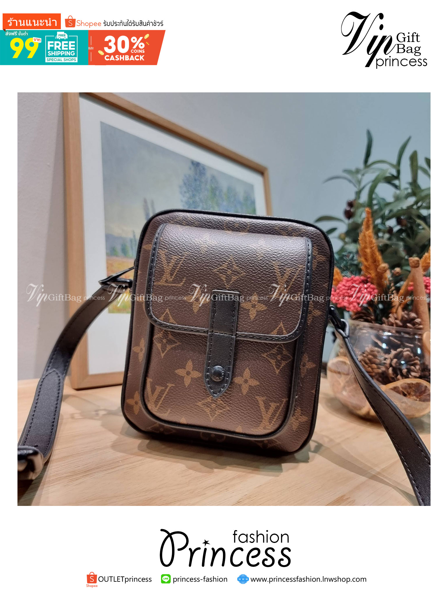 LV CHRISTOPHER กระเป๋าสะพายรูปทรงสปอร์ตสุดชิค LV crossbody wallet bag ใหม่ล่าสุด ได้ชิคๆเท่ๆก่อนใคร ไม่ต้องรอพรีฯ กับกระเป๋าสะพายข้างสำหรับหนุ่มๆ งานหรู ราคาดี วัสดุหนังแคนวาสคุณภาพดี ดีไซน์กะทัดรัด คล่องตัวแบบทูอินวันไปเลย เพราะใช้แทนกระเป๋าสตางค์ก็ได้ ส