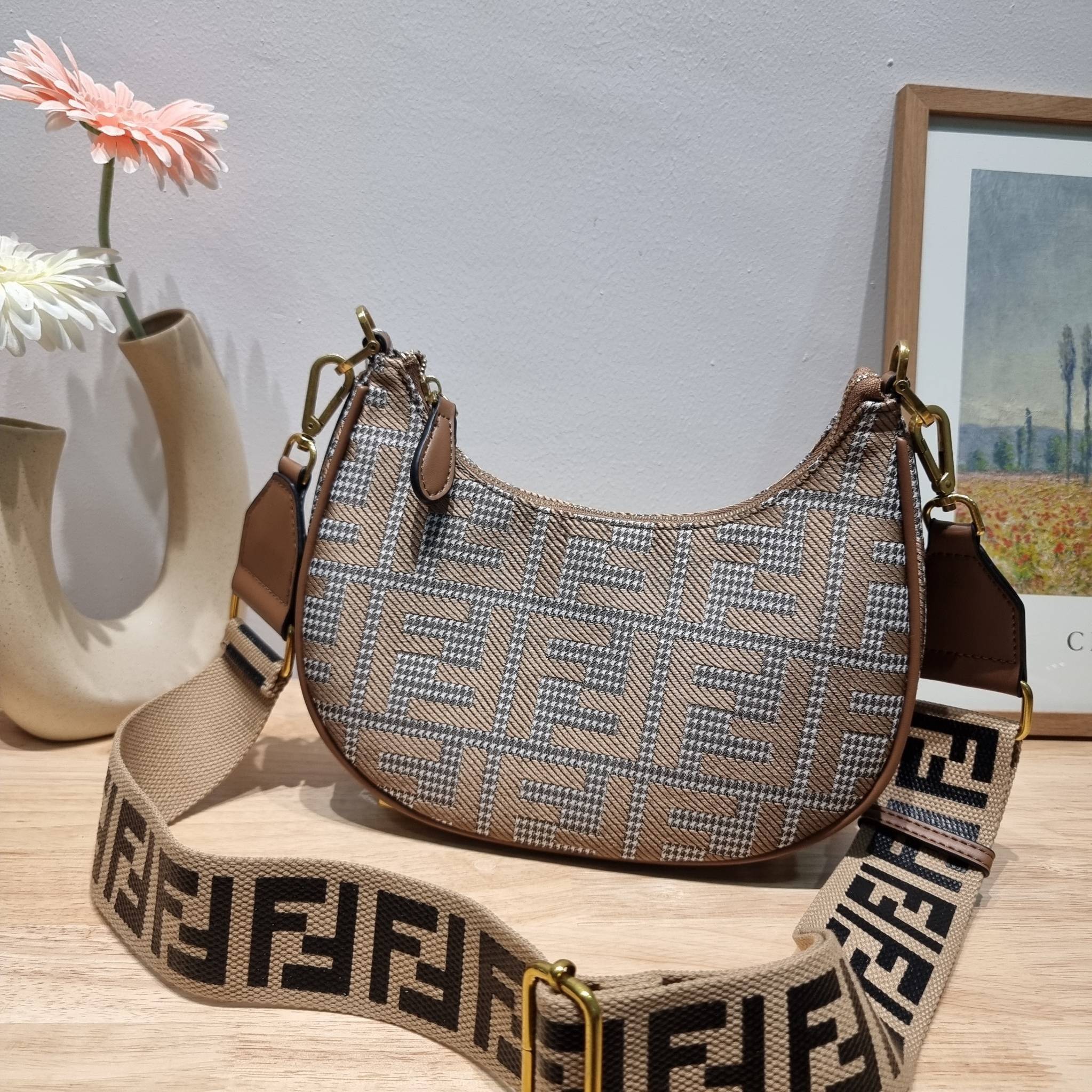 Fendigraphy Small FF fabric bag / FENDI HOBO / FENDI MONOGRAM CROSSBODY HOBO BAG กระเป๋าสะพายข้างใหม่ล่าสุด ดีไซน์ลวดลายรอบใบ มี texture โดดเด่นน่าใช้ ดูหรูและคลาสสิคในตัว