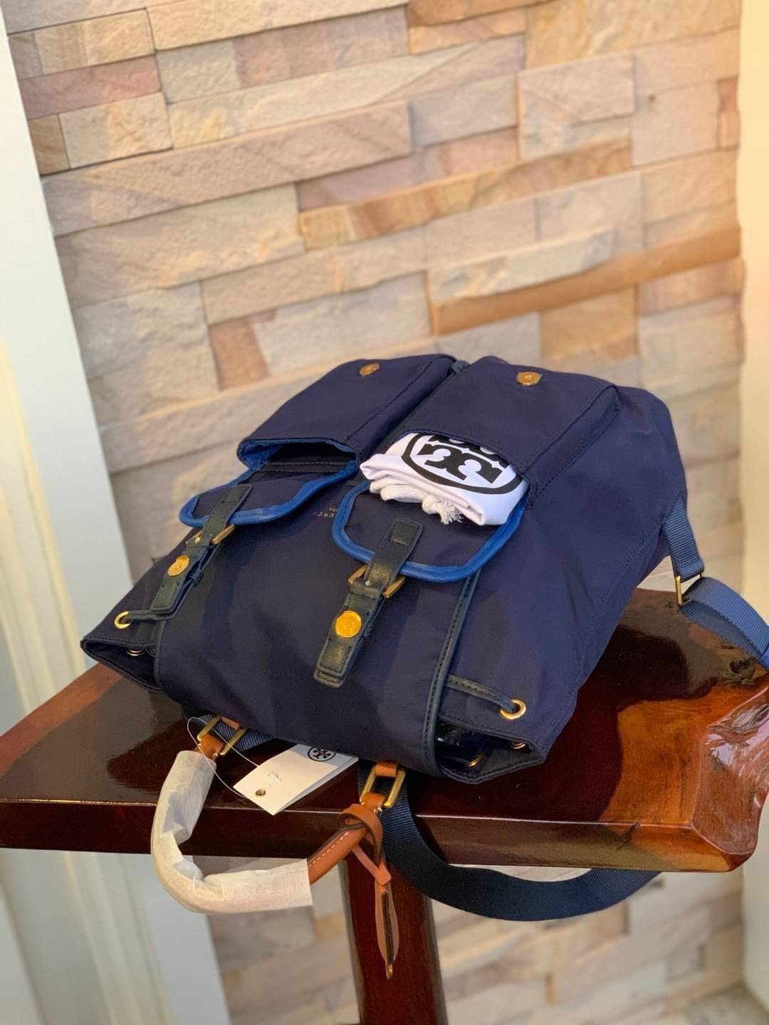 Tory Burch Perry Nylon Flap Backpack เป้ไลฟ์สไตล์สุดเก๋จาก Tory Burch แบรนด์ดังจากนิวยอร์ก
