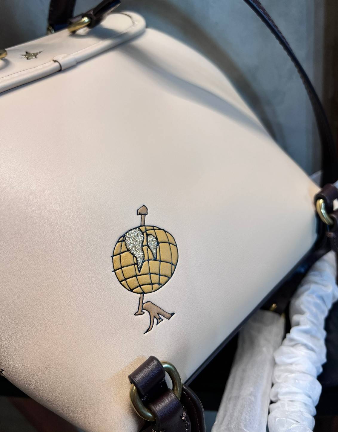 COACH X Observed By Us Riya Backpack 21 In Colorblock CK400 พร้อมส่งที่ไทยก่อนใคร กระเป๋าวสะพายหลังแบบมีหูหิ้ว หนังแท้อย่างดี หนังนิ่มละมุนมือมากค่ะ ไม่แข็งทื่อๆนะคะ!