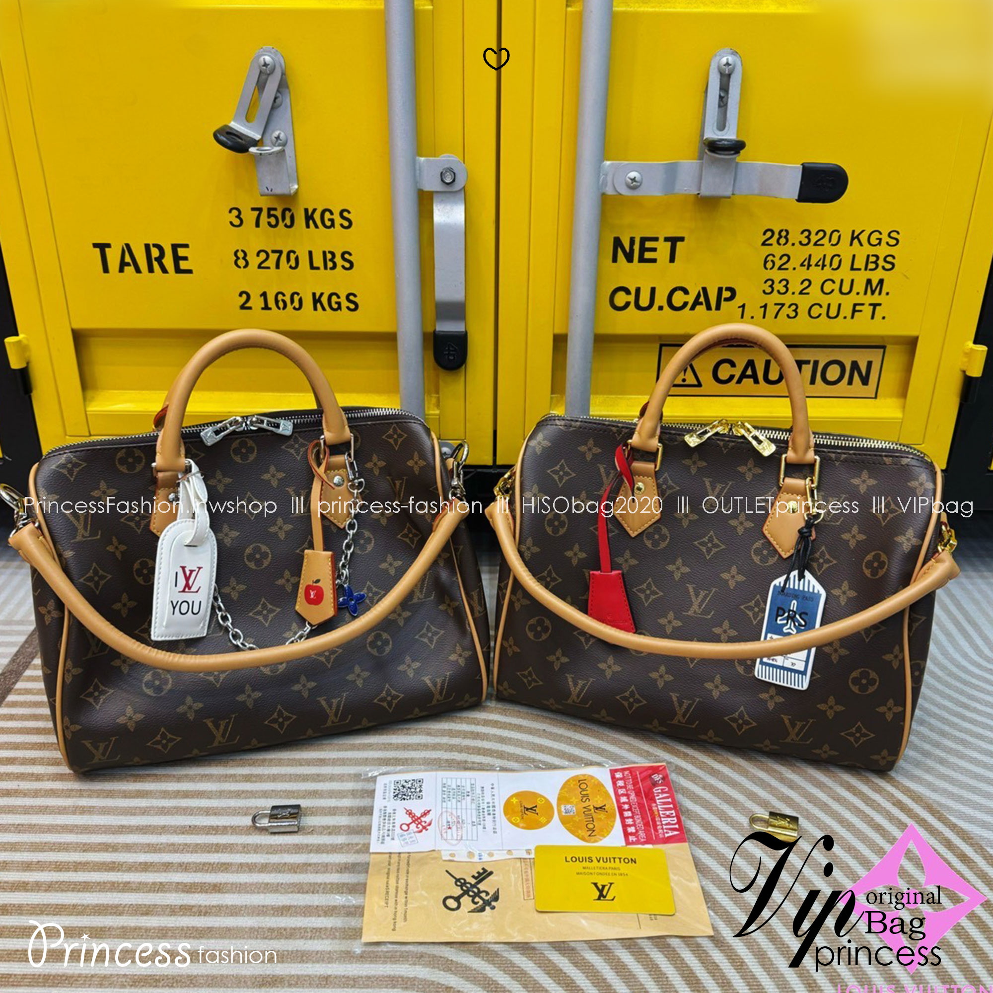 LV Speedy Soft 30 Crafty Bag กระเป๋าทรงหมอน รุ่นท็อปฮิตใบใหญ่จุของได้เยอะ มี 2 แบบให้เลือก รุ่นป้ายแท็ก PRS และ I Love LV ดีไซน์ใหม่ต้อนรับฤดูกาลท่องเที่ยว โดดเด่นด้วยการตกแต่งลายพิมพ์ซิกเนเจอร์ และป้ายแท็กหนังสุดเก๋