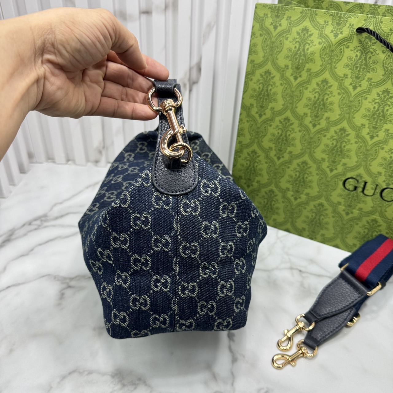 ORI หนังแท้ | GUCCI GG Ophidia Large Shoulder Bag / Gucci Hobo Bag ใหม่ล่าสุด จากเทศกาล Gucci Cruise 2026 กับกระเป๋าถือทรงโฮโบ พร้อมสายสะพาย ยังคงเป็นคอลเลคชั่นตัวเด่น สวยสะบัด! ดีไซน์ทรงยอดฮิตติดกระแสสุดๆ