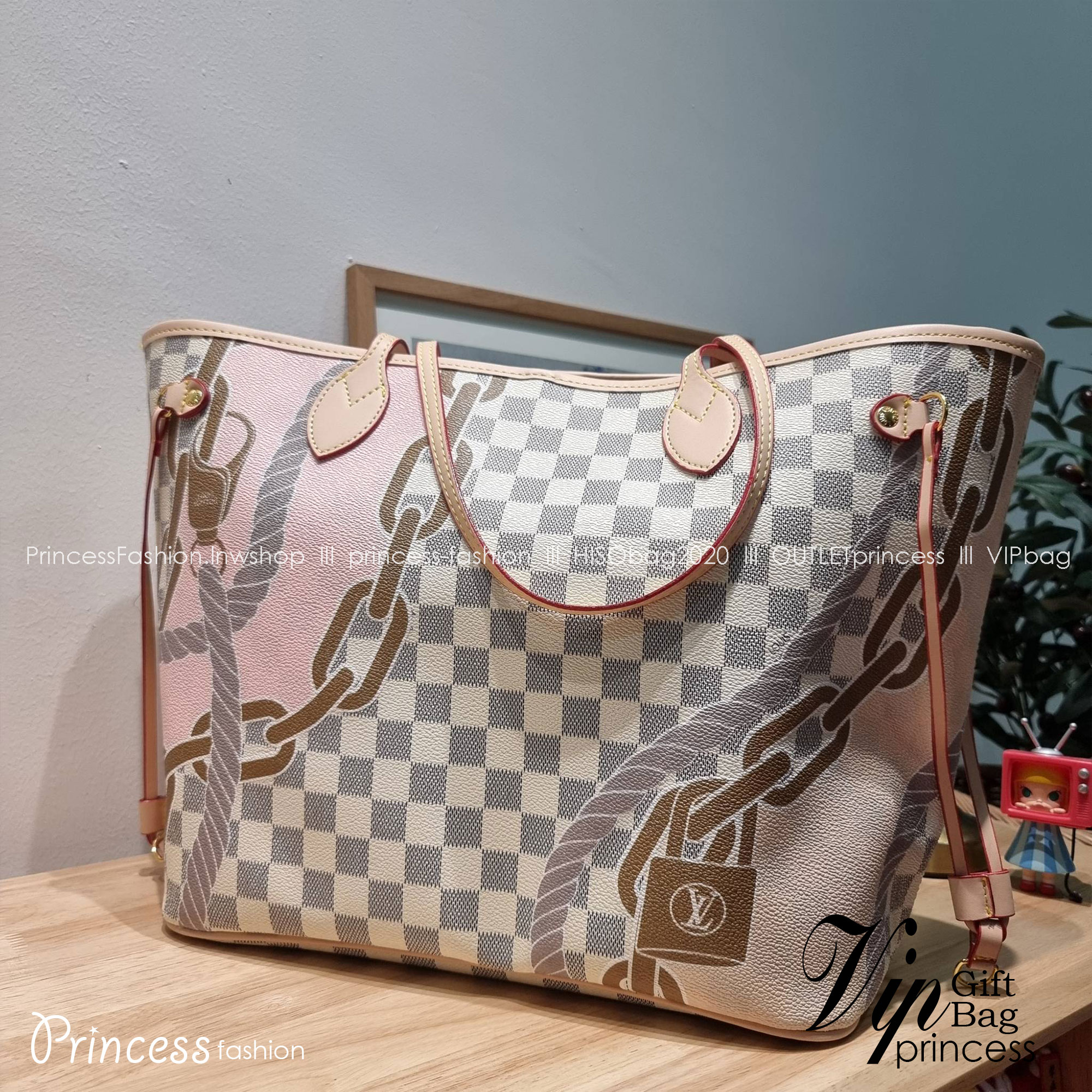 LV Neverfull MM Damier Azur คอลเล็คชั่น Spring Nautical / LV 2IN1 TOTE SET WITH NAUTICAL PRINT ดีไซน์ใหม่ต้อนรับฤดูร้อน กับกระเป๋าสะพายไหล่ใบใหญ่ทรง tote มาพร้อมใบลูก คลาสสิคที่สุด เป็นอีกรุ่นที่มีคนใช้เยอะมากๆ โทนสีละมุน