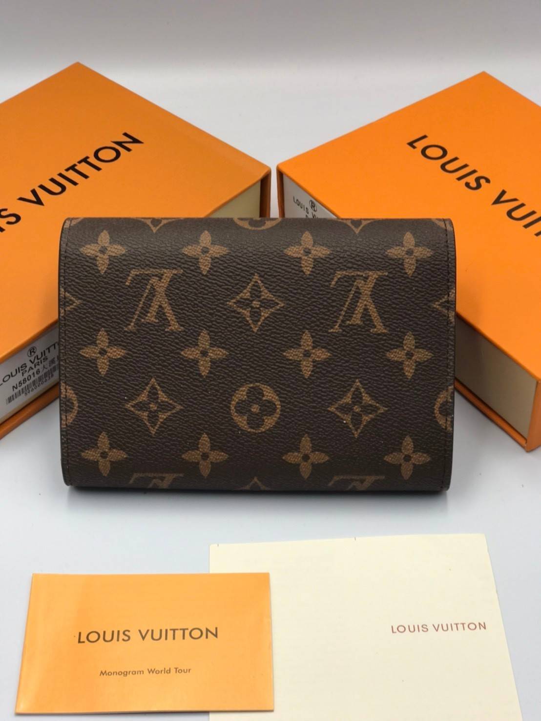 พรีเมี่ยมกิ๊ฟแท้ 100% 】พร้อมส่งที่ไทยที่นี่ที่เดียว Louis Vuitton wallet Gift Box Set