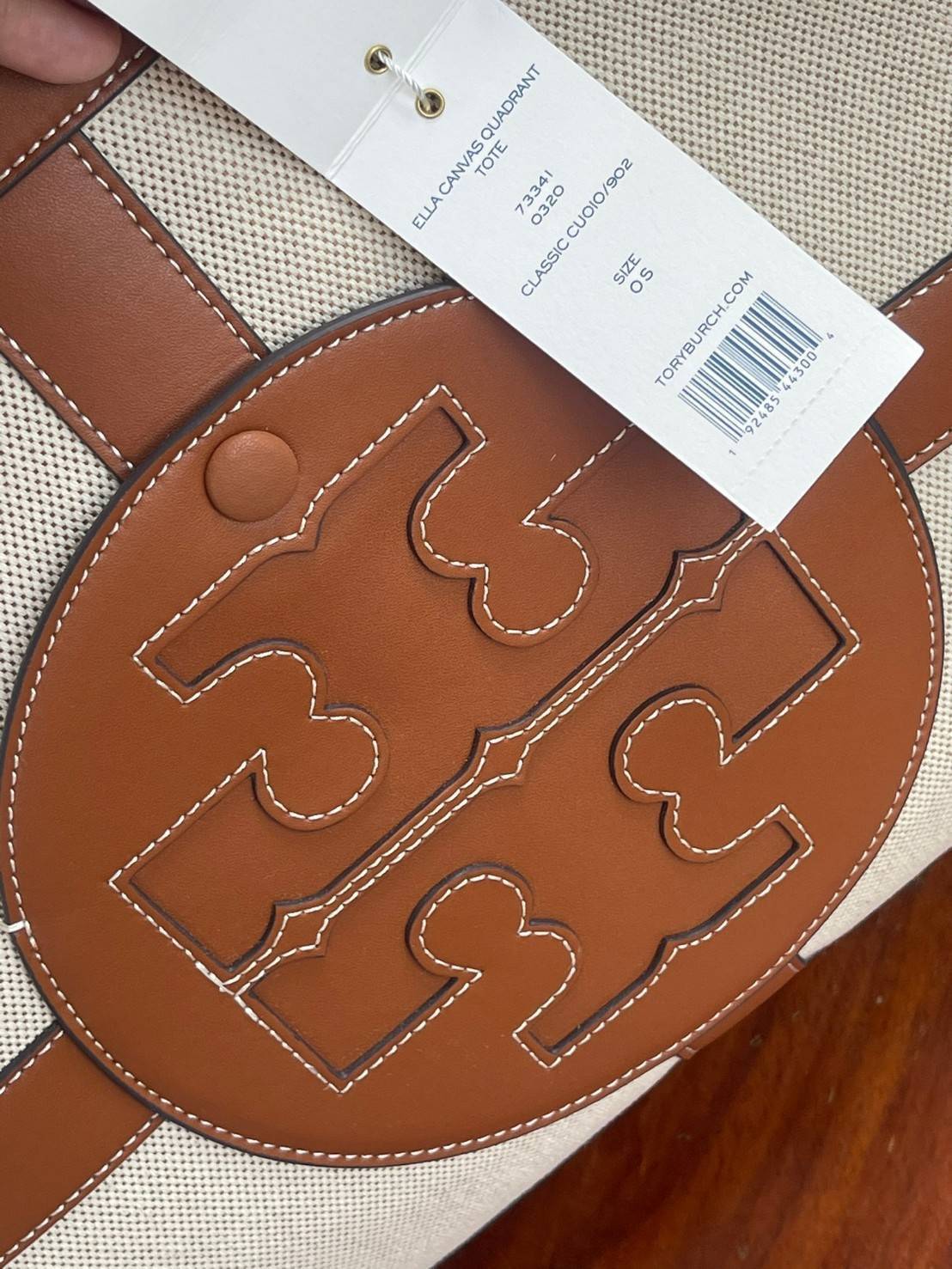 ของแท้ 💯% 】Large Tory burch ella canvas quadrant tote กระเป๋าสำหรับใช้ในวันที่มีกิจกรรมทางการ เช่น วันที่ไปเยี่ยมลูกค้าของบริษัทหรือประชุมสำคัญ อันดับแรกที่ควรคำนึงถึงเลยคือ "ความสุภาพของสีกระเป๋า"