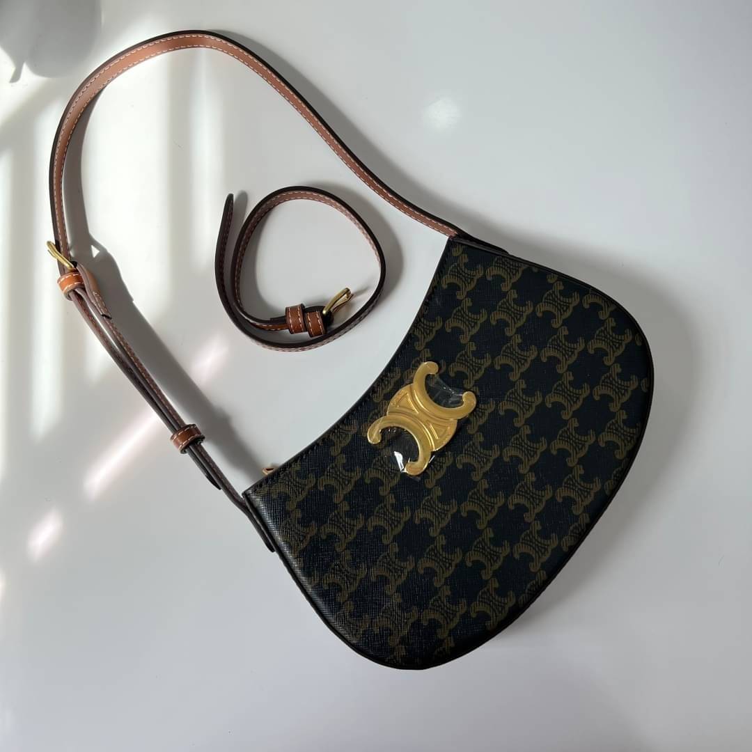 CELINE MEDIUM TILLY BAG IN SHINY CALFSKIN กระเป๋าสะพายไหล่/สะพาย คอลใหม่ทรงสวย มาแรง สวยหรูหรา