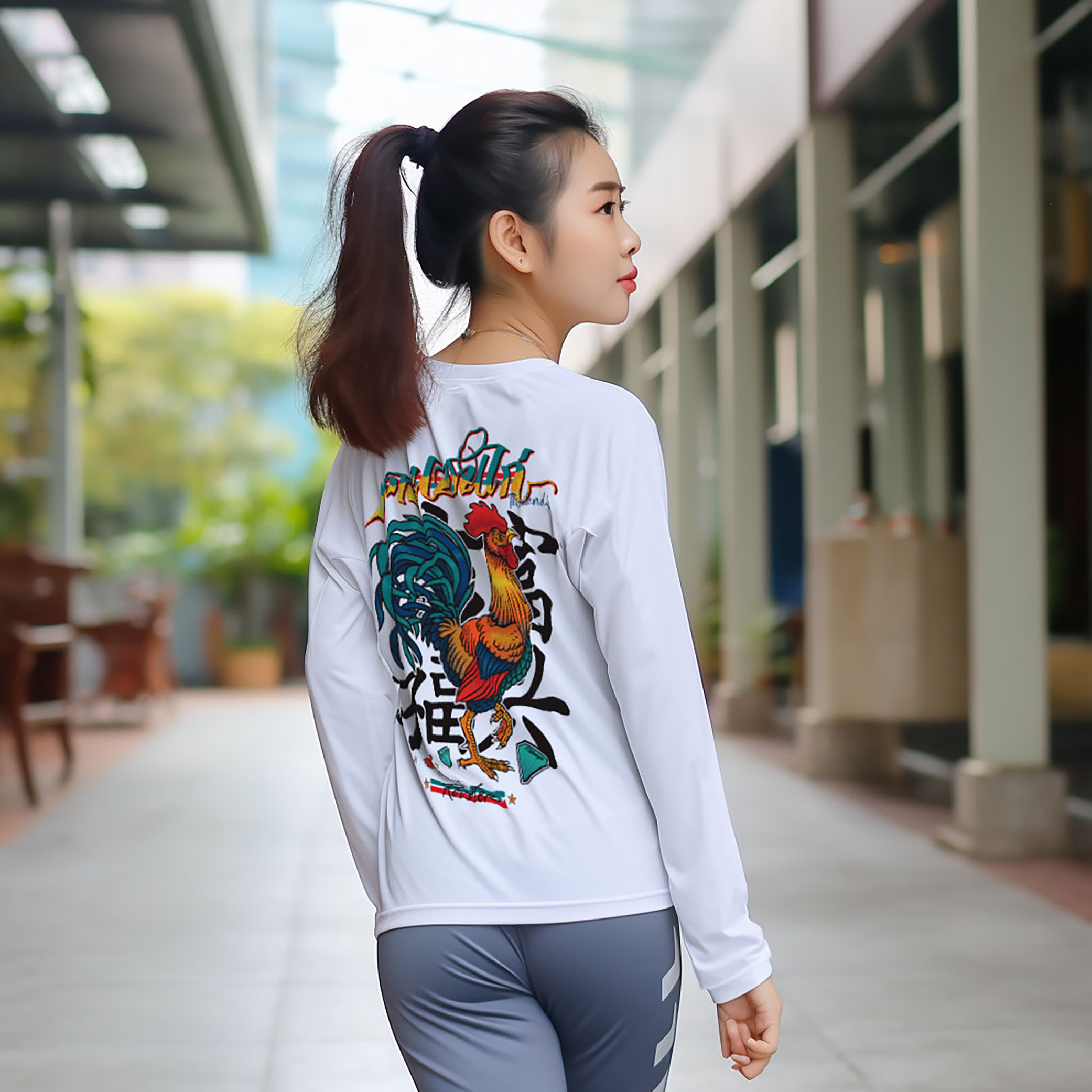 77DESIGN เสื้อแขนยาวผ้าไมโคร ลายคนชนไก่ สีขาว