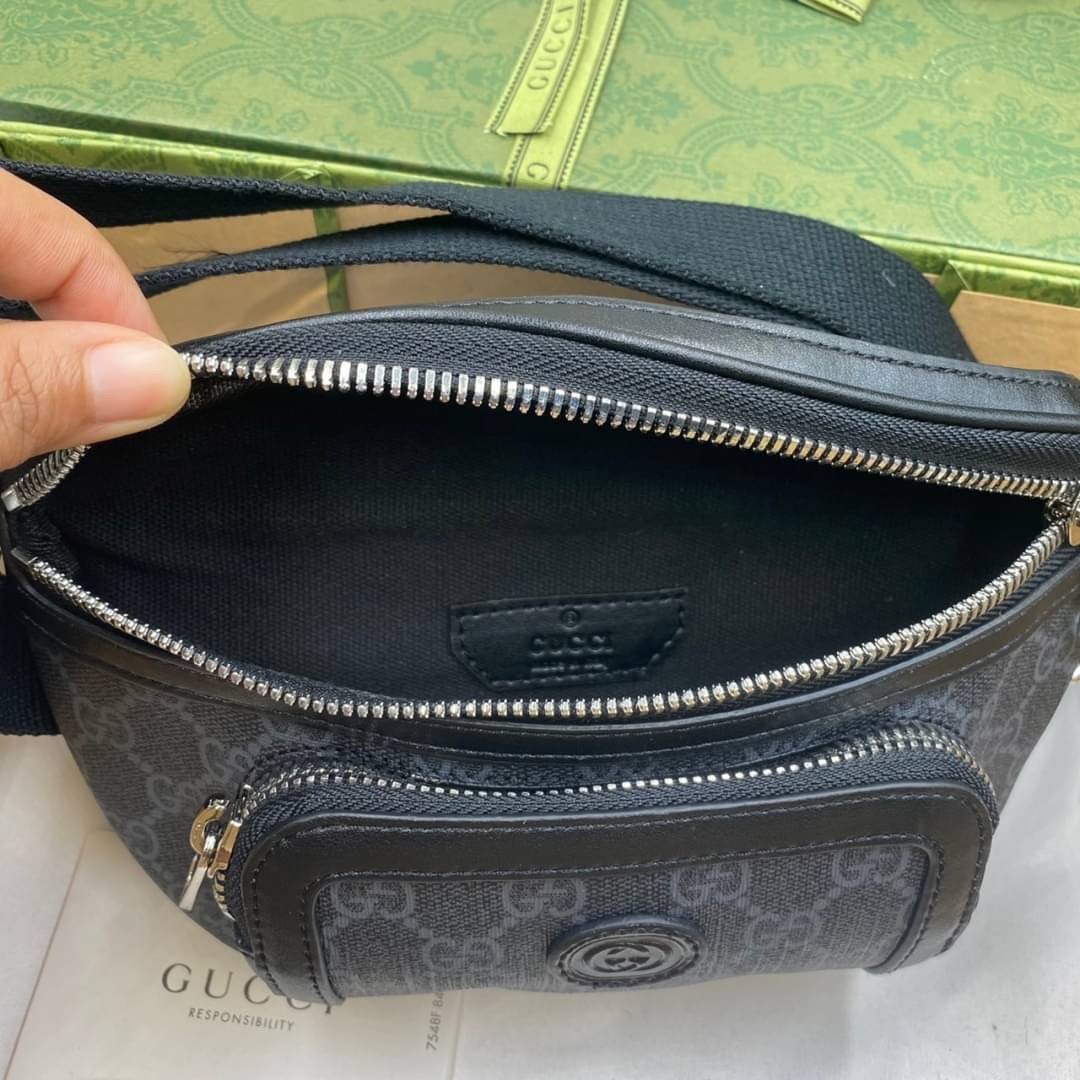 VIP 】หนังแท้ GUCCI Belt bag with Interlocking G 23CM แบบใหม่ล่าสุด ใช้ได้ทั้งหญิงชาย คาดอก คาดเอวได้ คูลๆ เลยค่าา ใบจริงสวย น่าใช้มากๆ สะพายวันไหนๆได้หมด สินค้าพร้อมส่ง มีมาจำนวนจำกัด ห้ามพลาดค่ะ! กระเป๋าคาดอกด้านหน้า//คาดไปทางด้านหลัง//หรือคาดเอวได้ ตามแ