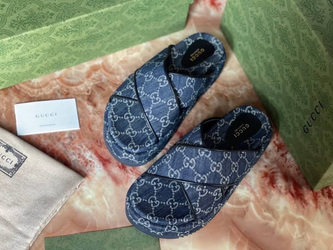 หนังแท้ GUCCI Denim Sandals / GG jacquard organic denim platform sandals / GG Shoes พร้อมส่งที่ไทย รองเท้าผ้าเดนิมเกรดเทพออริจินอล ภาพสินค้าถ่ายจากงานขายจริง ใช้งานต่างประเทศได้ค่ะ