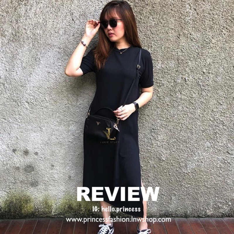 รุ่นใหม่ ที่ใครหลายคนรอคอยคะ กระเป๋าทรง mini crossbody จากงานพรีเมี่ยมกิ้ฟแบรนด์ดัง PRADA วัสดุ Nylonสุดหรูอย่างดี สามารถกันน้ำได้ ทั้งใบ ขนาดกำลังดีน่ารัก🐰 ด้านในมีช่องแบ่งใส่ของใส่ของจุกจิกได้ ใส่โทรศัพท์ได้ทุกรุ่น คสอ. ใช้แล้วสวยมากๆ อะไหล่ทองป