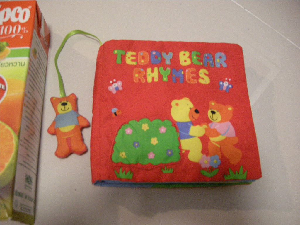Parragon Publishing Book "Teddy Bear Rhymes" หนังสือผ้าสำหรับเด็กมือสอง
