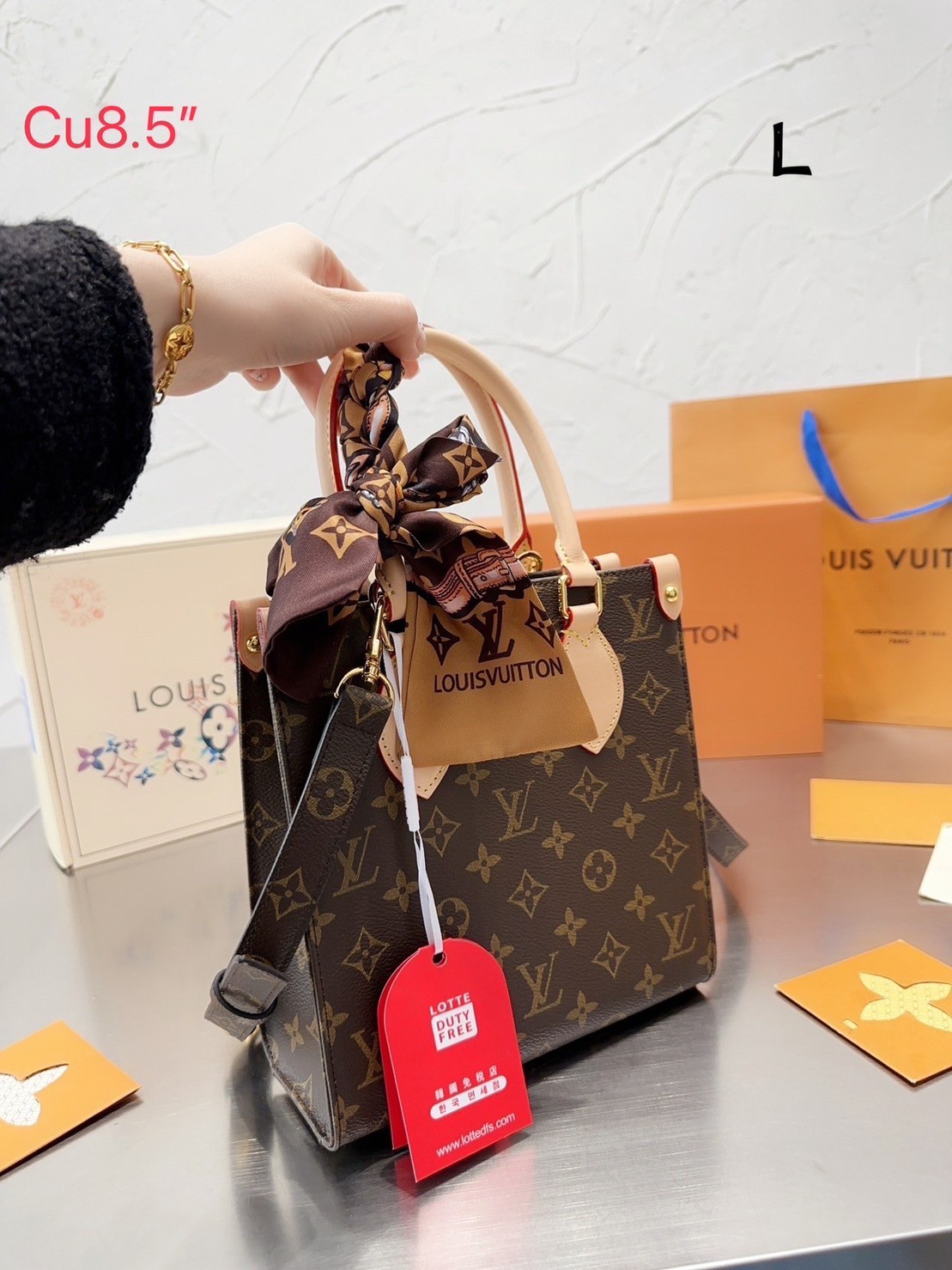LV SAC PLAT BB BAG MONOGRAM / LV petit sac plat ฮอตที่สุดกับไอเท็มยอดฮิต กระเป๋าสะพายโท้ท ไซส์กำลังดี ใส่มือถือได้ กระเป๋าสตางค์ใบเล็กได้ มีหูจับในตัว ถือชิคๆตัวแม่