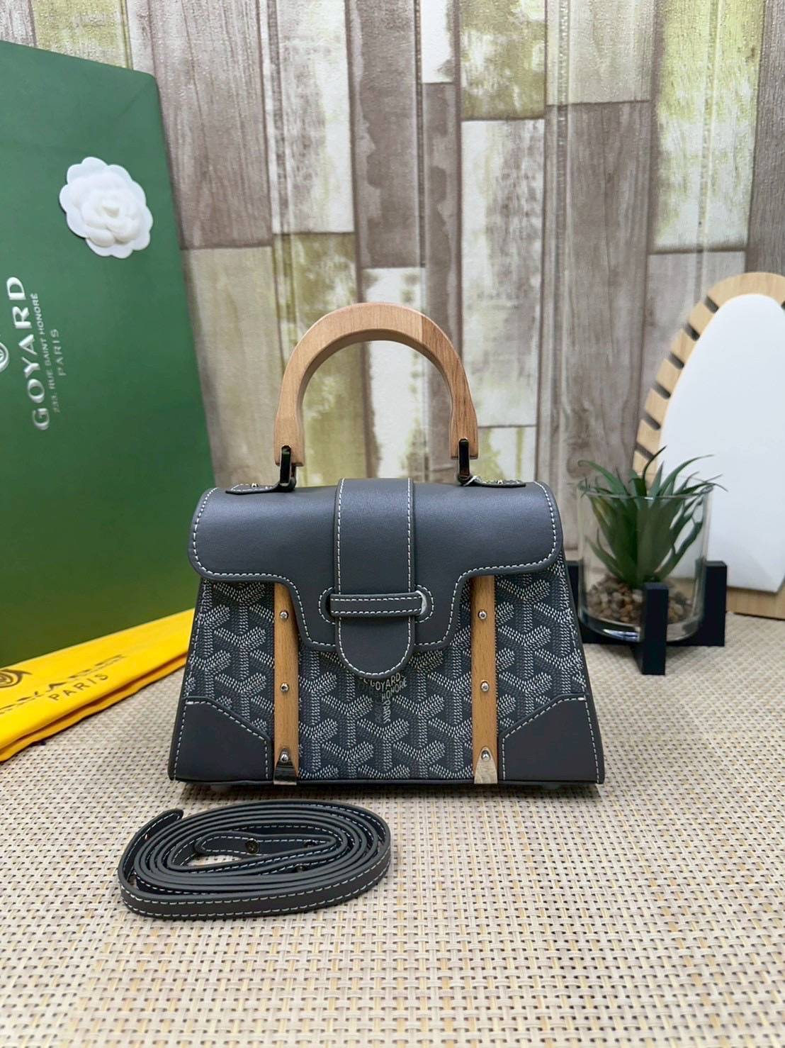 10 สี ORI หนังแท้ | GOYARD Saïgon Souple Mini Bag 20cm กระเป๋าถือ/สะพายดีไซน์หูจับไม้เป็นเอกลักษณ์ที่สวยหรูหราสง่างาม