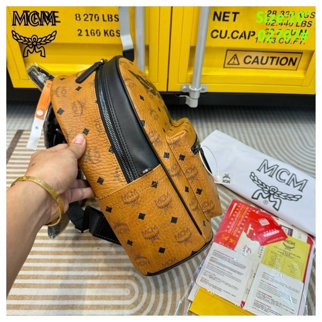 ORI | M.C.M Small Stark Mega Laurel Visetos Backpack กระเป๋าเป้คอลใหม่ไซส์เล็ก ดีไซน์โลโก้ด้านหน้าสวยหรูโดดเด่น Best seller Unisex ของงานเป้จริงๆ ใช้ได้ทั้งหนุ่มๆและสาวๆ