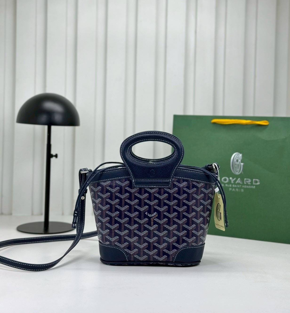 ORI หนังแท้ | Goyard Beluga Mini Bag กระเป๋าสะพายทรงบัคเก็ต พร้อมหูจับในตัว สะดวกใช้งาน ด้านในเป็นผ้าดีไซน์ผูก เพิ่มความน่ารักน่าใช้ สวยมากค่ะ