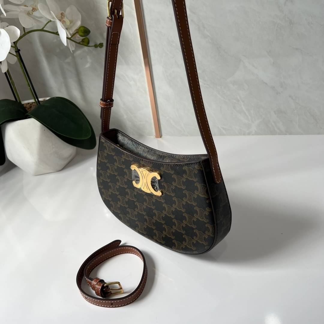 CELINE MEDIUM TILLY BAG IN SHINY CALFSKIN กระเป๋าสะพายไหล่/สะพาย คอลใหม่ทรงสวย มาแรง สวยหรูหรา