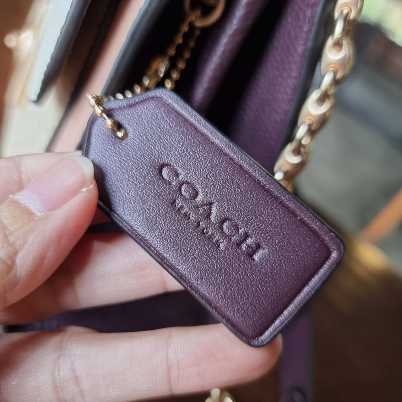ของแท้ 💯% 】COACH C2174 LANE SHOULDER BAG IN COLORBLOCK SIGNATURE CANVAS หรูสุดต้องใบนี้นะน้องนะ ไอเท็มใหม่ล่าสุด กระเป๋าสะพายสายคุณหนู ดูหรูและคลาสสิค สายสะพายโซ่อะไหล่ทองขับผิว วัสดุหนัง pepble ตัดกับหนังแคนวาสเป็นดีไซน์คัลเลอร์บล็อค
