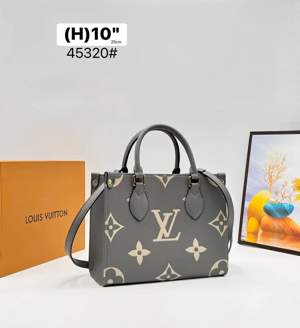 LV OnTheGo PM bag / LV onthego pm bicolor tote bag กระเป๋าทรงโท้ทที่ใครเห็นต้องเป็นคลั่งรัก ยอดฮิต คลาสสิค ผู้ดี หรูหราได้ทุกลุค ทุกสไตล์ มาพร้อมหูจับในตัว คล้องแขนก็ดูแพง หรือจะเกี่ยวสายครอสสะพายก็อัพลุคได้เลย