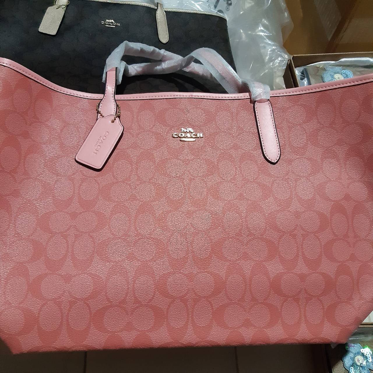 ของแท้ 💯% COACH C5696 CITY TOTE IN SIGNATURE CANVAS กระเป๋าถือทรงโท้ทใบใหญ่ ใส่ของได้ของครบครัน รุ่นใหม่ล่าสุด
