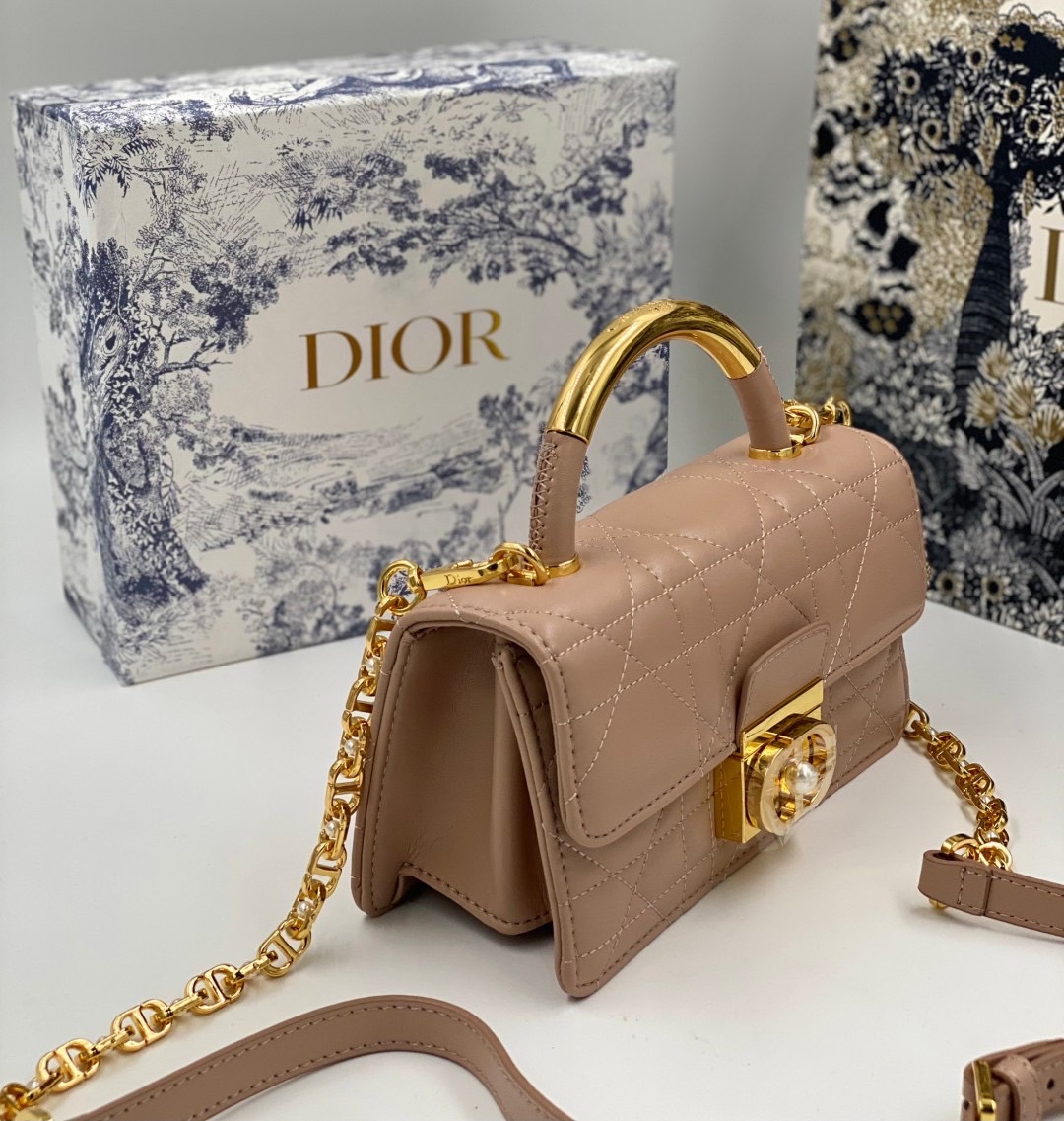 Mini Dior Ange Bag Macrocannage CD clasp with white resin pearl กระเป๋าถือพร้อมสายสะพาย ประดับตัวล็อคมุก สวยงามเหนือกาลเวลา เกรดออริ 1:1 ใช้งานต่างประเทศได้