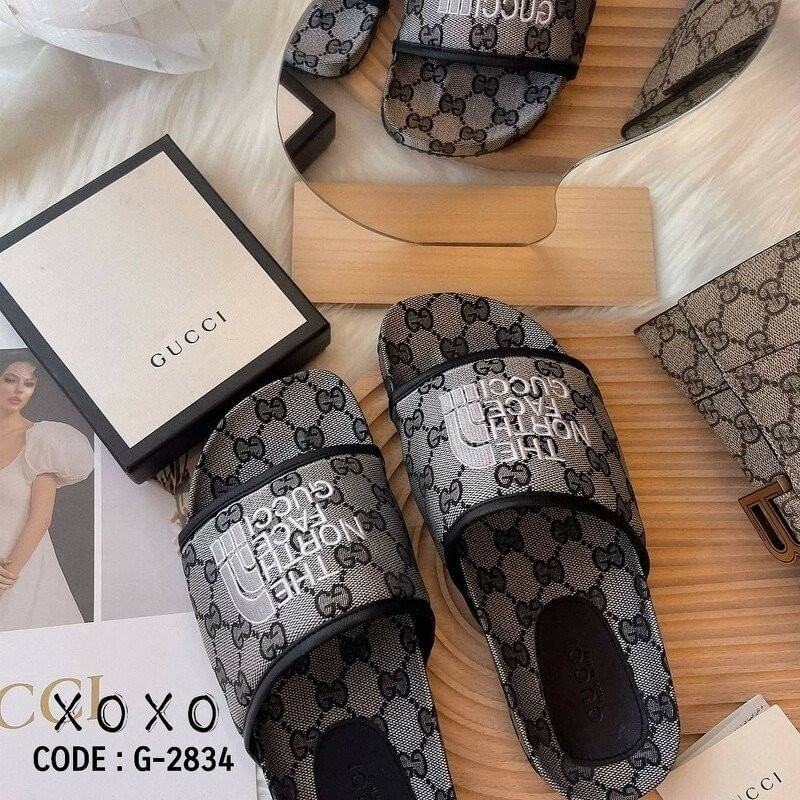 Gucci Sandals แตะงานสวม สวย ดูแพงเกินราคา ตัวใหม่ล่าสุด ชนช้อป แอดบอกเลยงานนี้ต้องมี วัสดุผ้าลาบแบรยด์ ด้านหน้างานปัก รุ่นคอลเลคชั่นใหม่ ด้านในรองฟองน้ำนุ่ม พื้นร่องบุ๋ม กระชับเท้า น้ำหนักเบา แมทส์ชุดง่าย