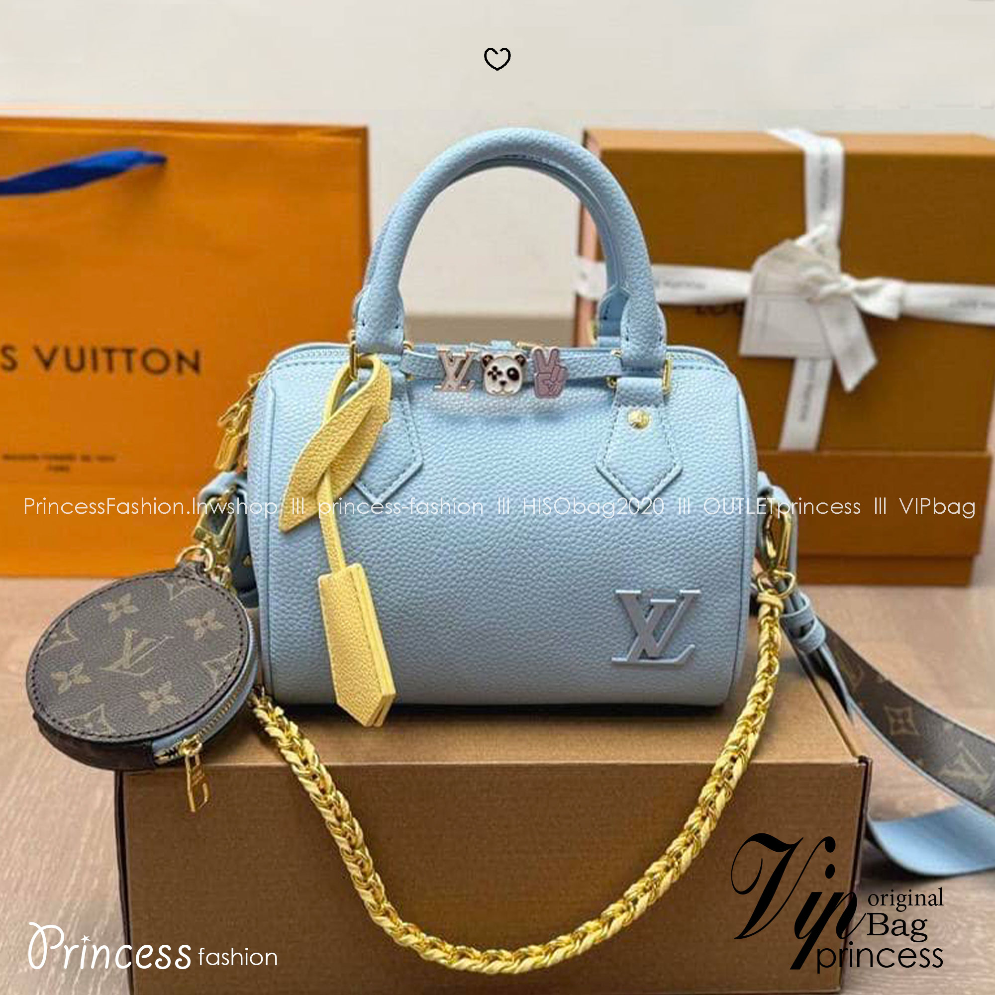 LV Speedy Bandoulière 20 bicolour กระเป๋าสะพายทรงหมอนไซส์เล็กน่ารัก Rare item รุ่นใหม่สีพาสเทลสวยหวาน ลูกคุณควรมีมากค่า โดดเด่นด้วยสายสะพายโซ่สีทองตัดกับสีกระเป๋าได้อย่างลงตัว